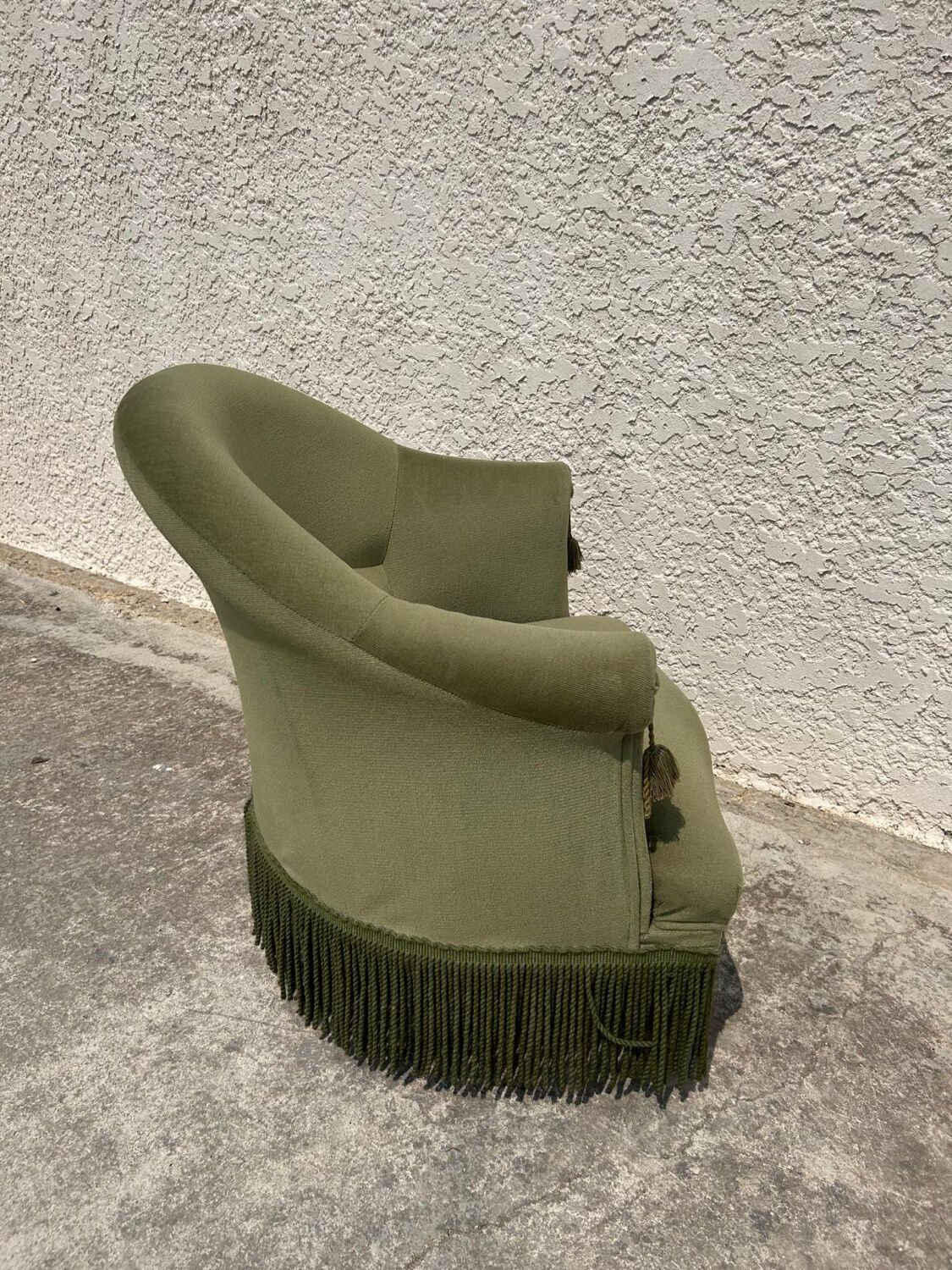 Paire de fauteuils crapaud vert vintage