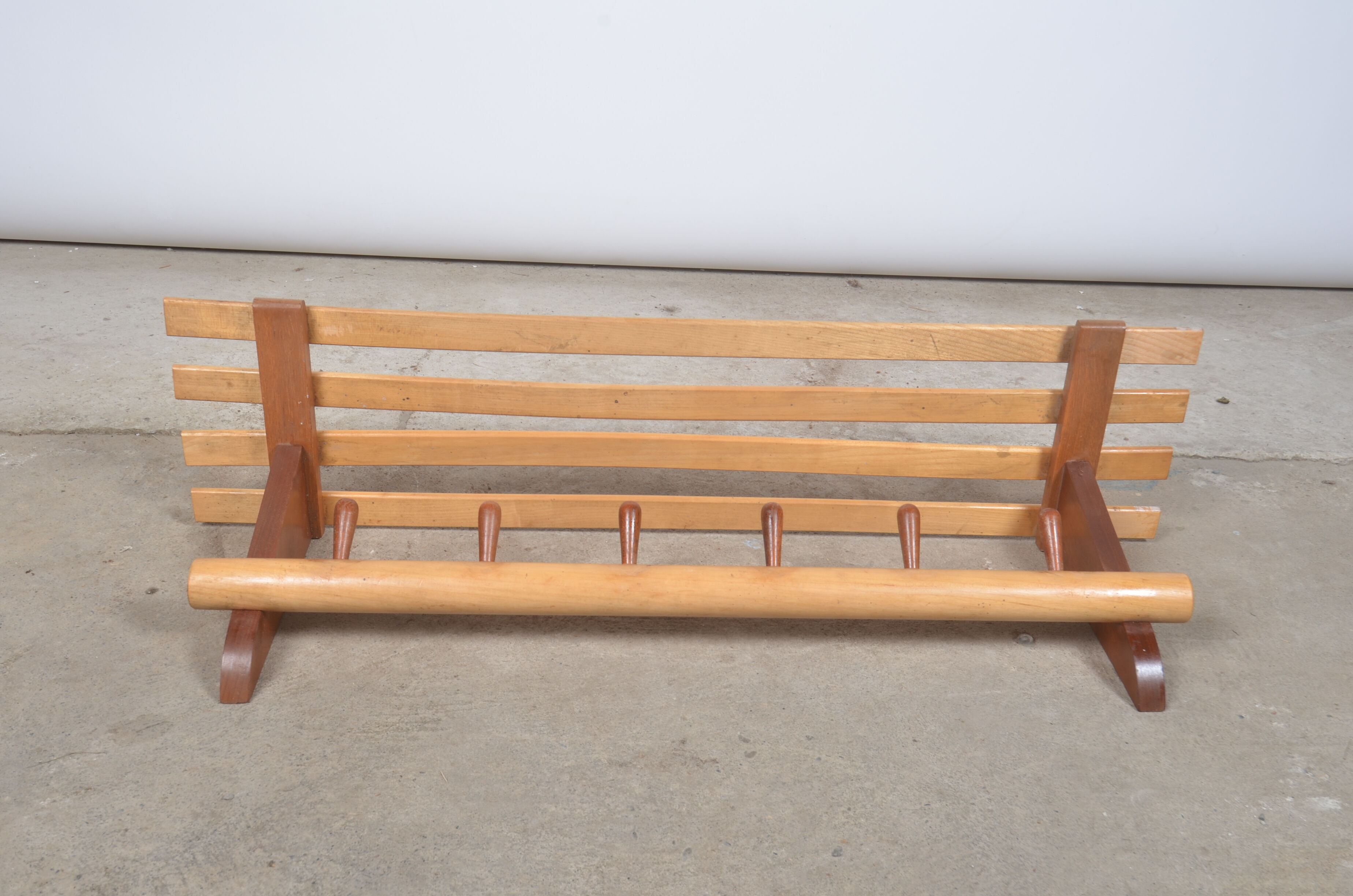 Wall-mounted coat rack