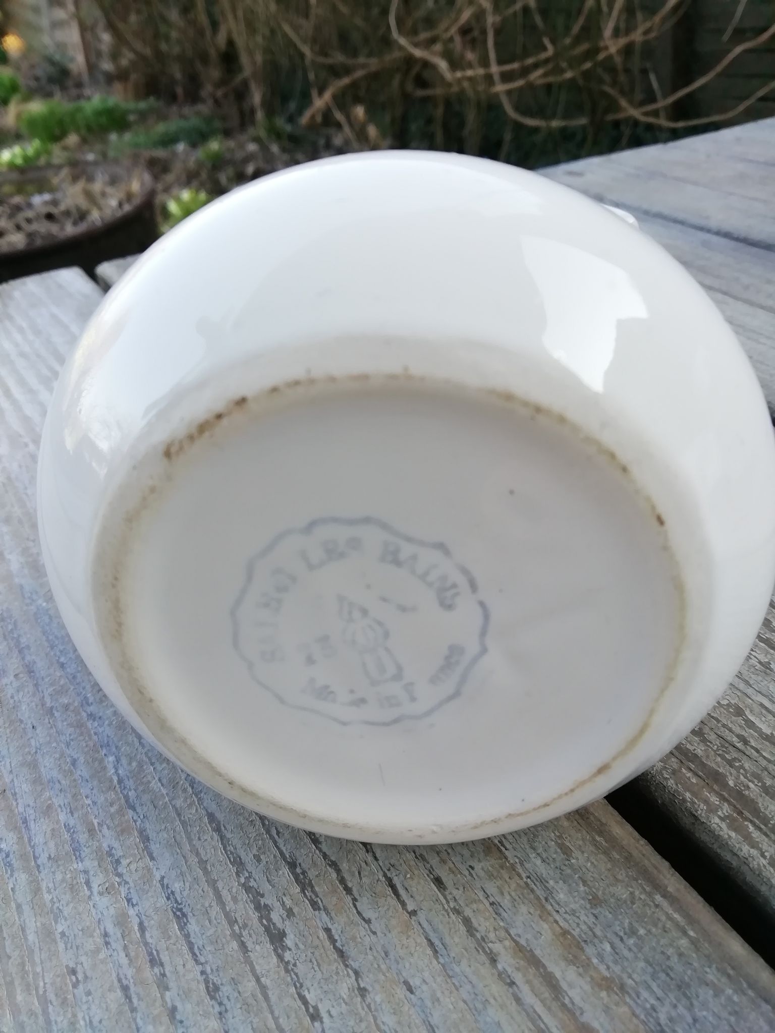 Lot de pichets blancs en porcelaine