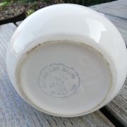 Lot de pichets blancs en porcelaine