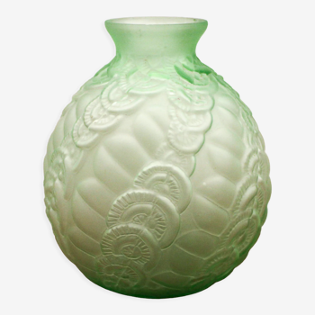 Vase boule en verre Art Déco