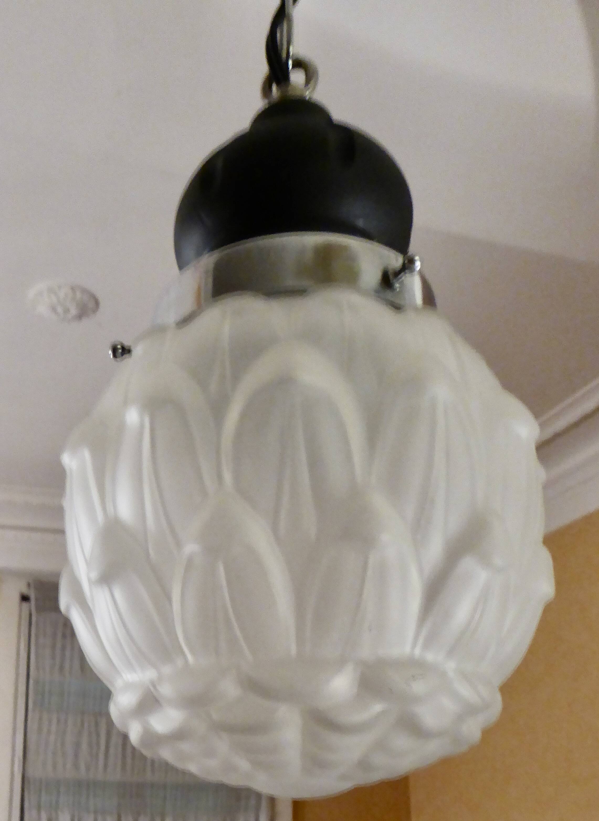 Suspension globe 1930