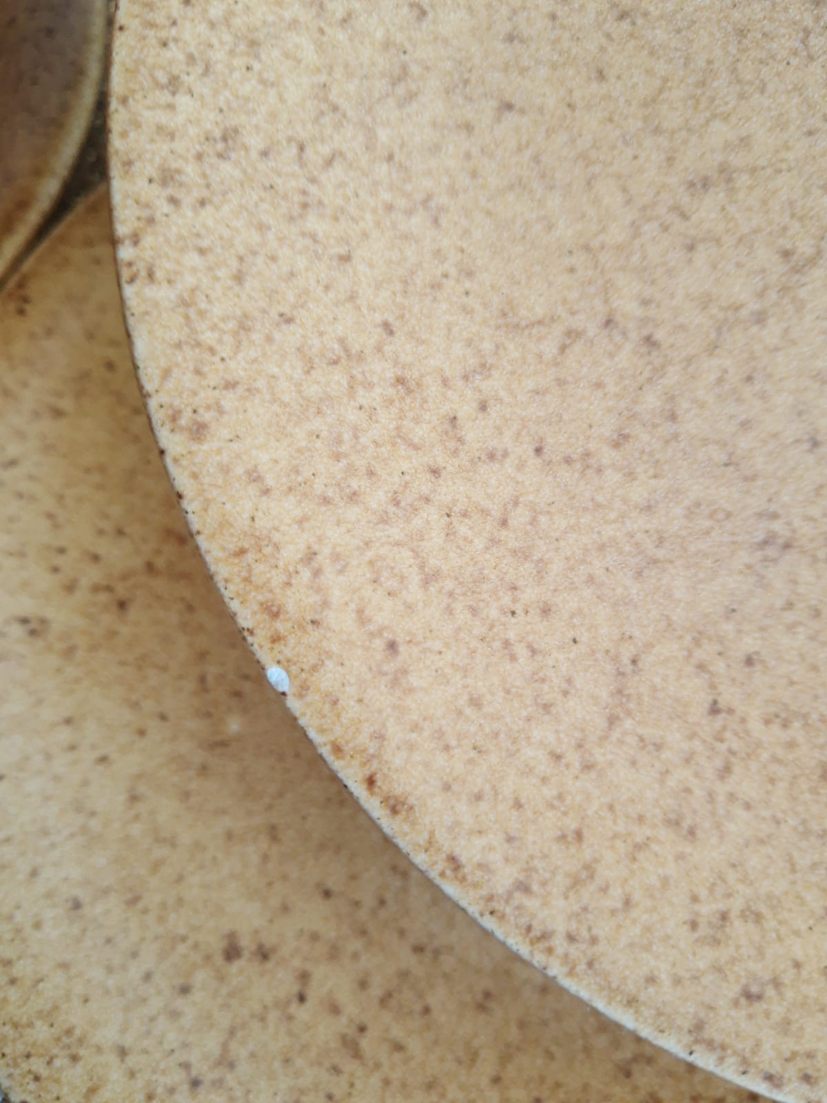 6 small dessert plates in vintage Chantilly Longchamp sandstone