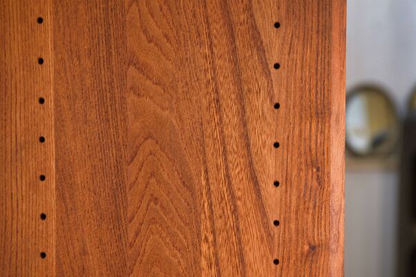 Étagère en orme massif moderniste par Pierre Chapo éditée par la manufacture de Seltz 1950’s