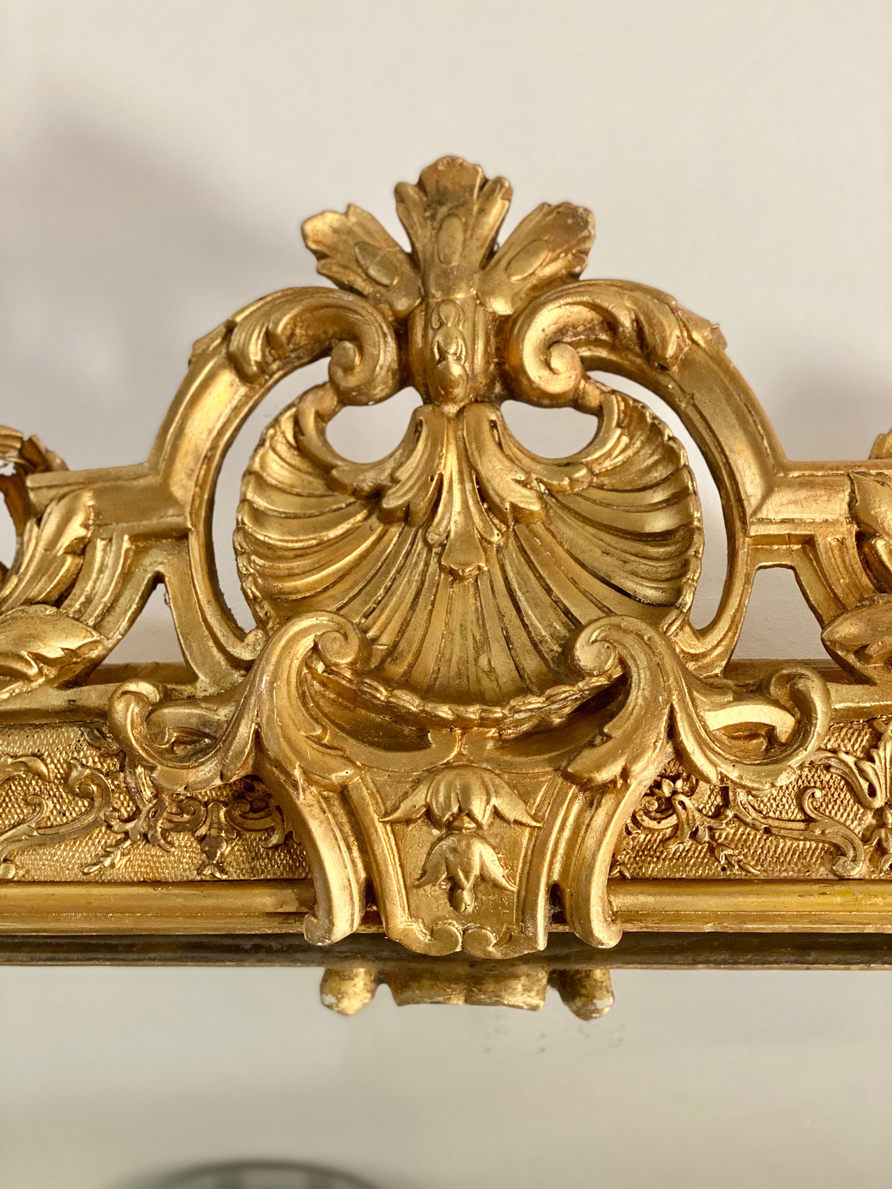 Miroir ancien Louis Philippe doré à fronton