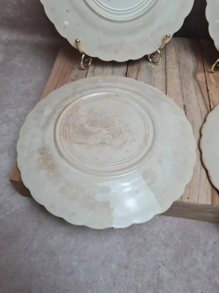 Set of 4 antique dessert plates in ironstone, with blue and green floral decoration.
