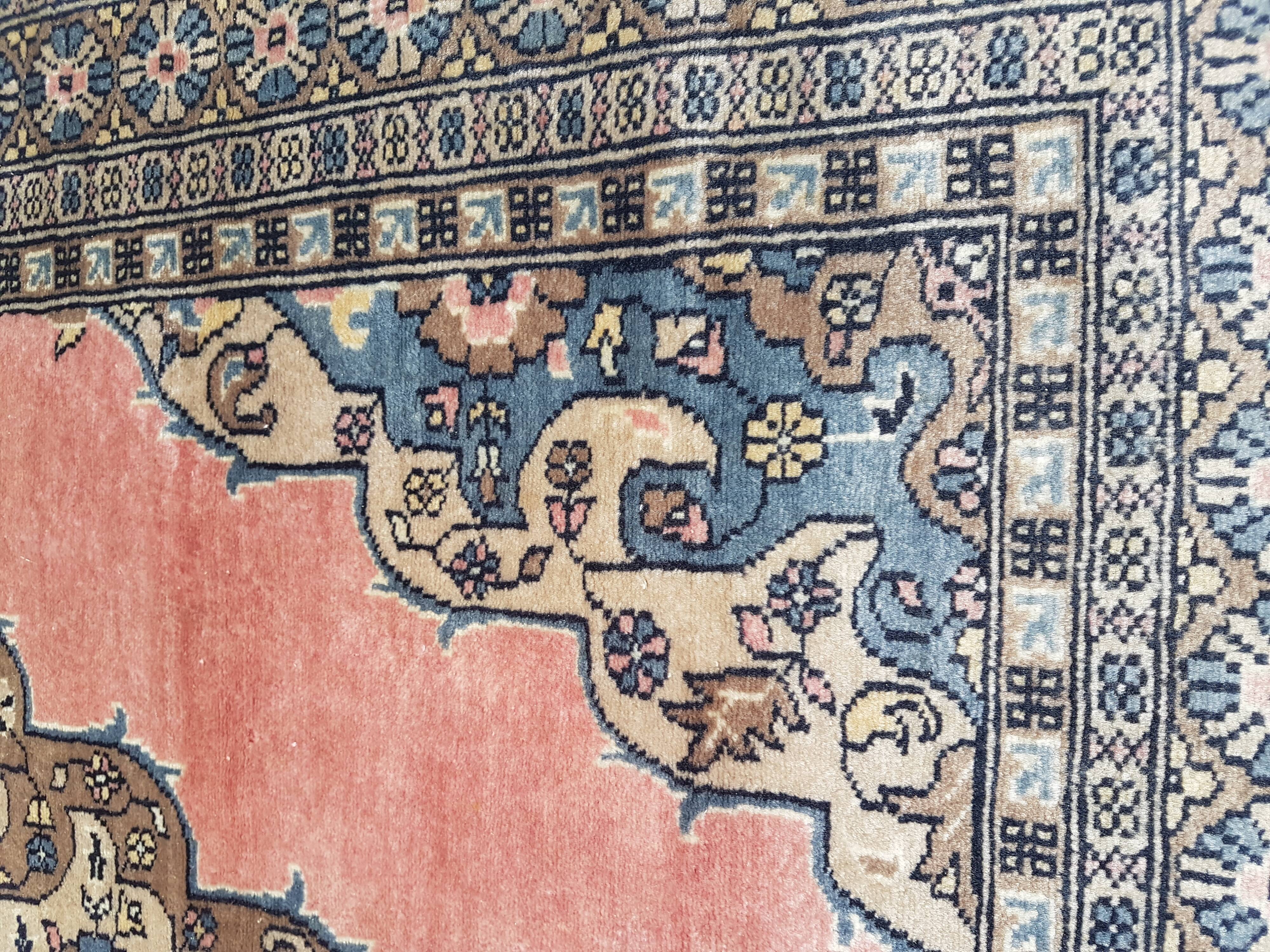 Handmade Persian carpet 122x186cm