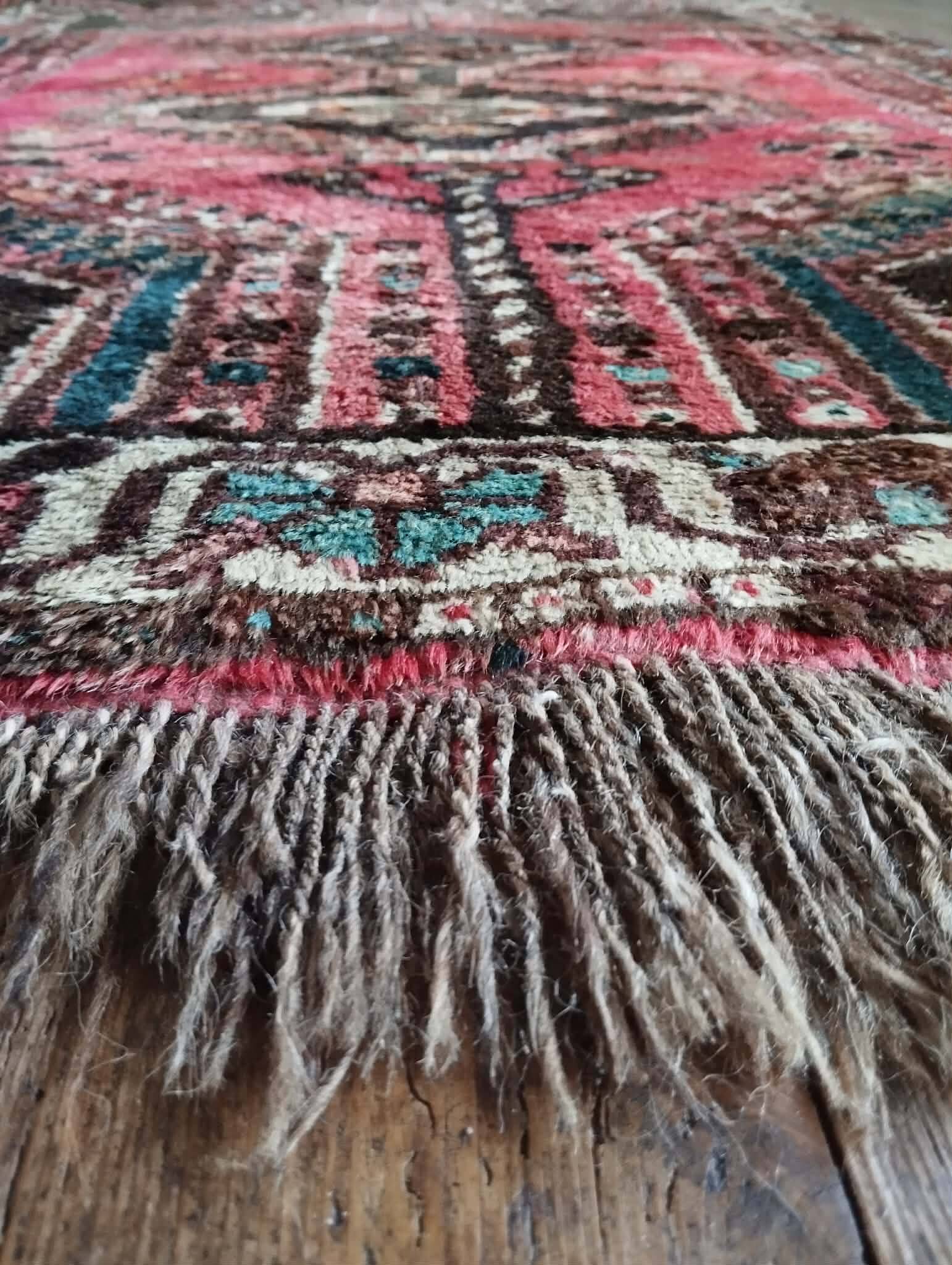 Handmade Persian Shiraz rug 166x112cm