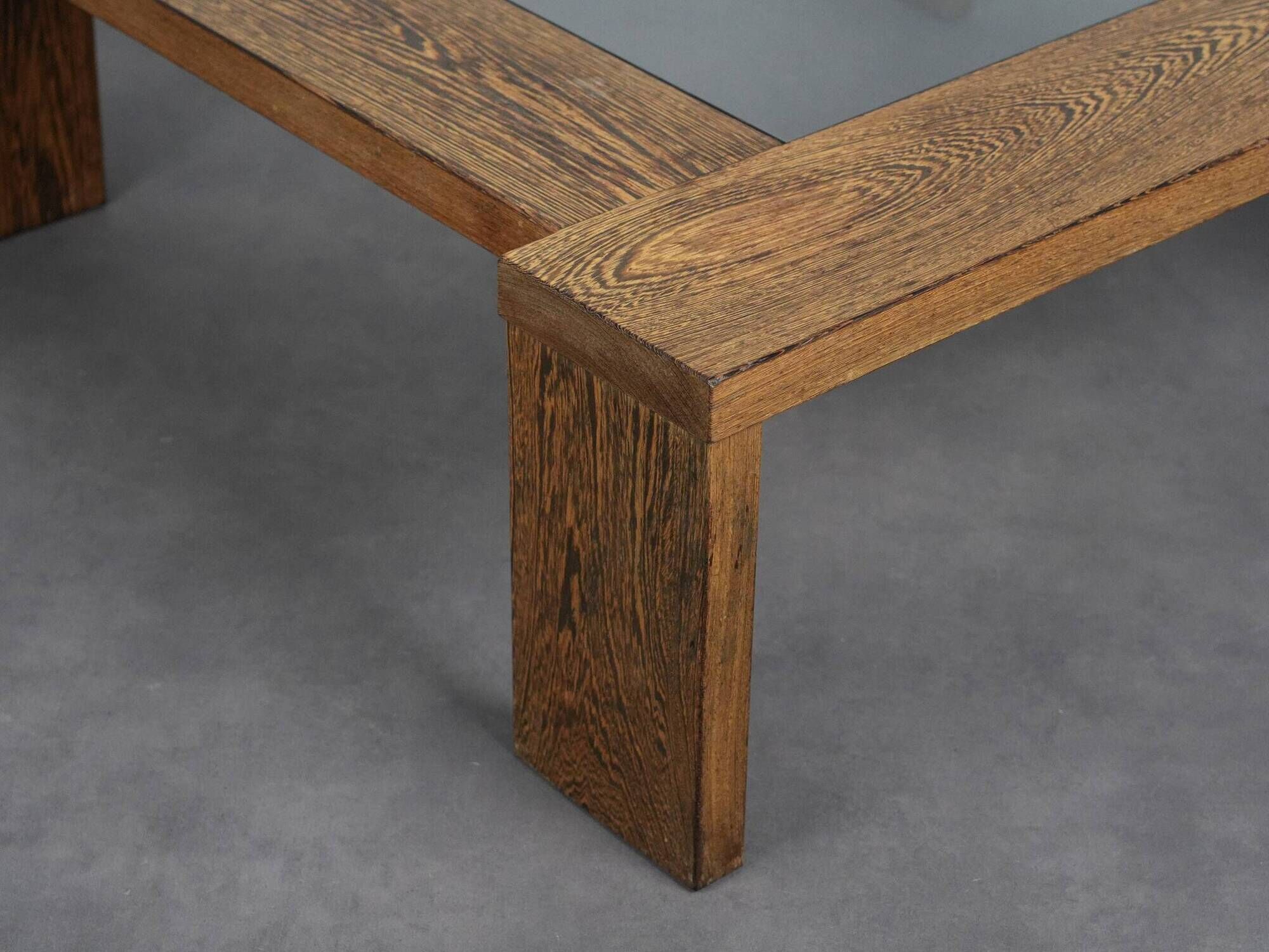 Table basse moderniste en wengé et verre, Pays-Bas, années 1970
