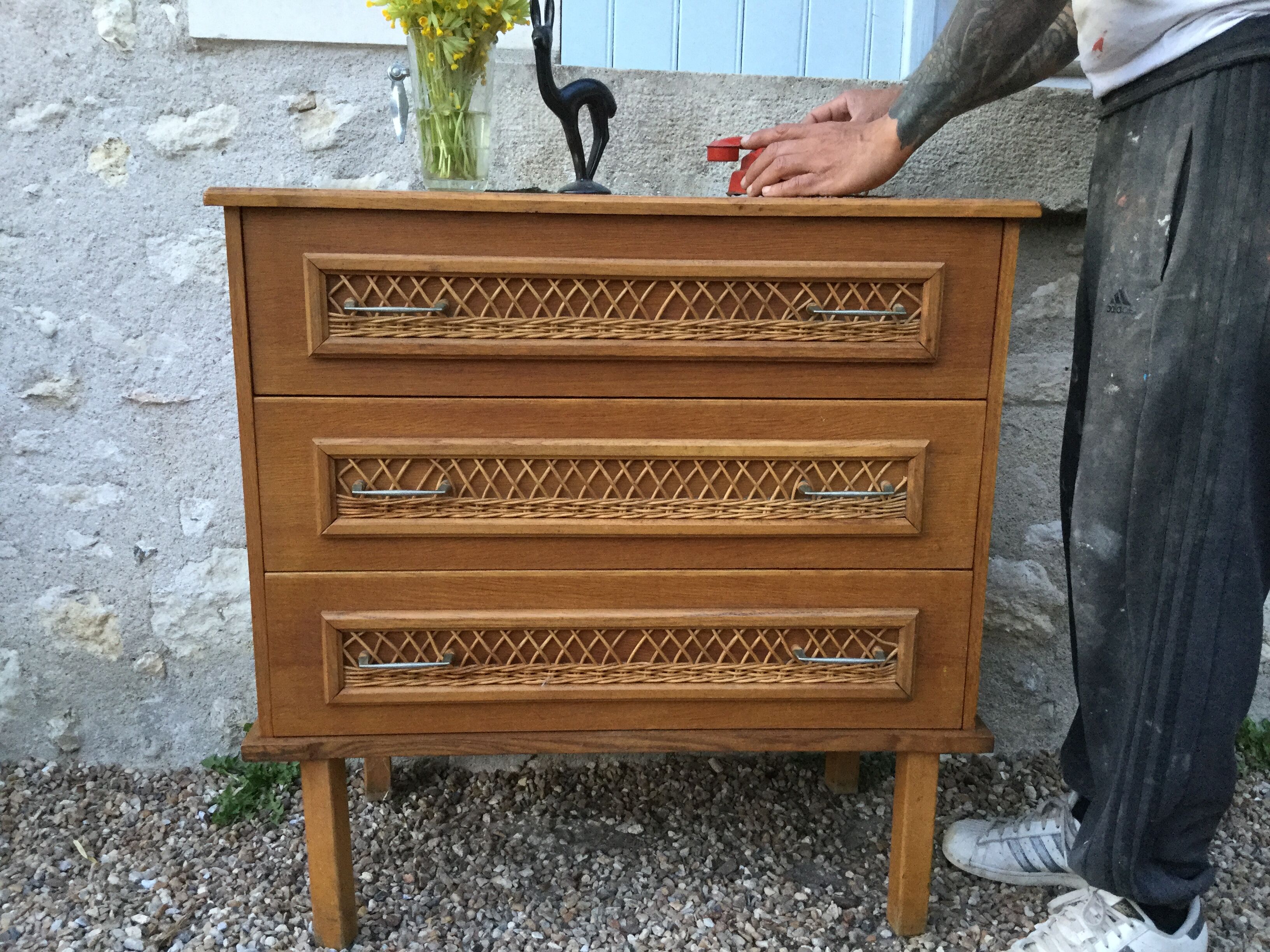 Commode vintage en rotin renovée