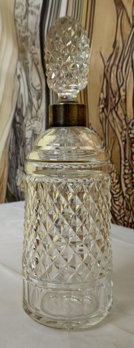 Cut crystal whisky carafe with stopper, Baccarat style.