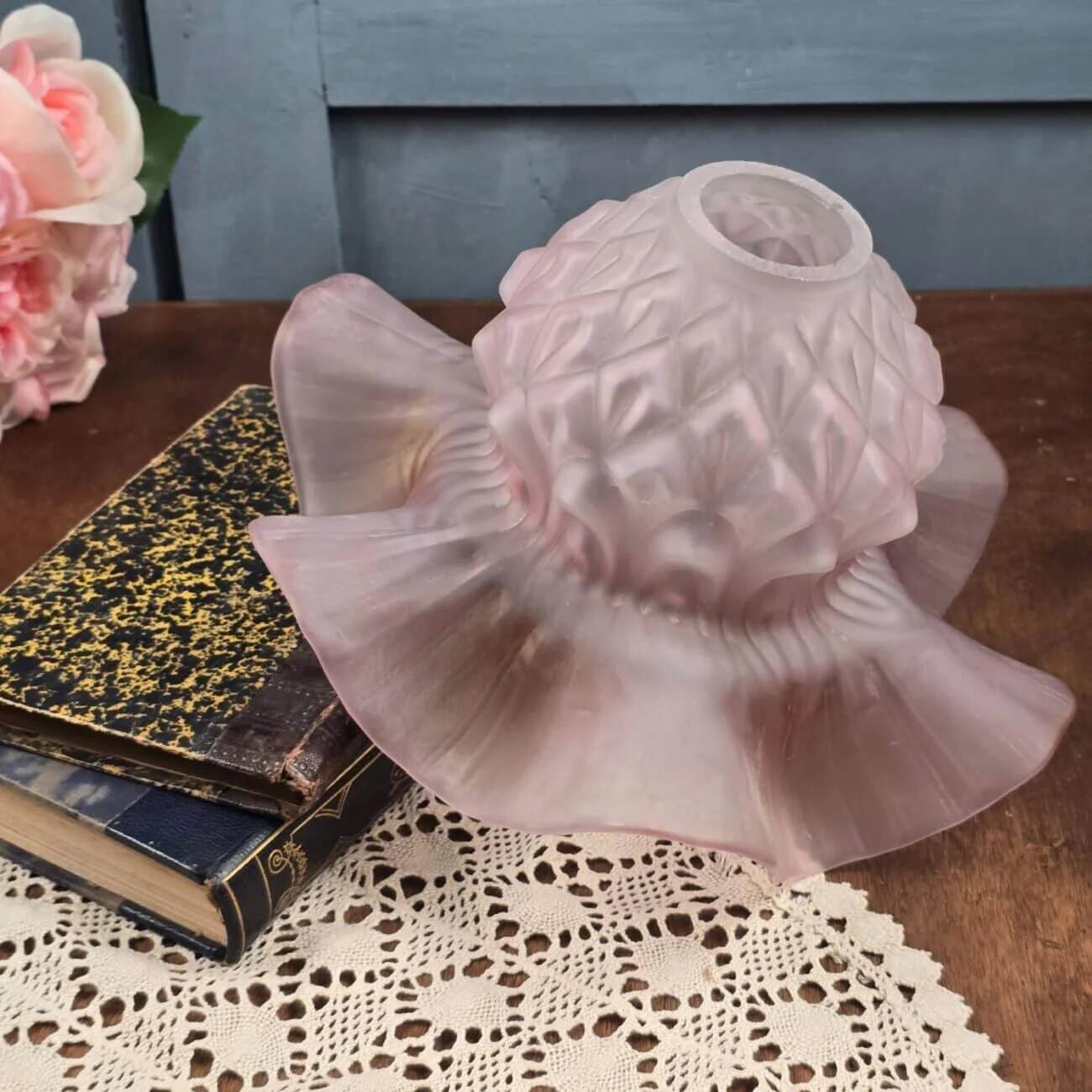 Antique satin pink glass lampshade – Wavy floral edge