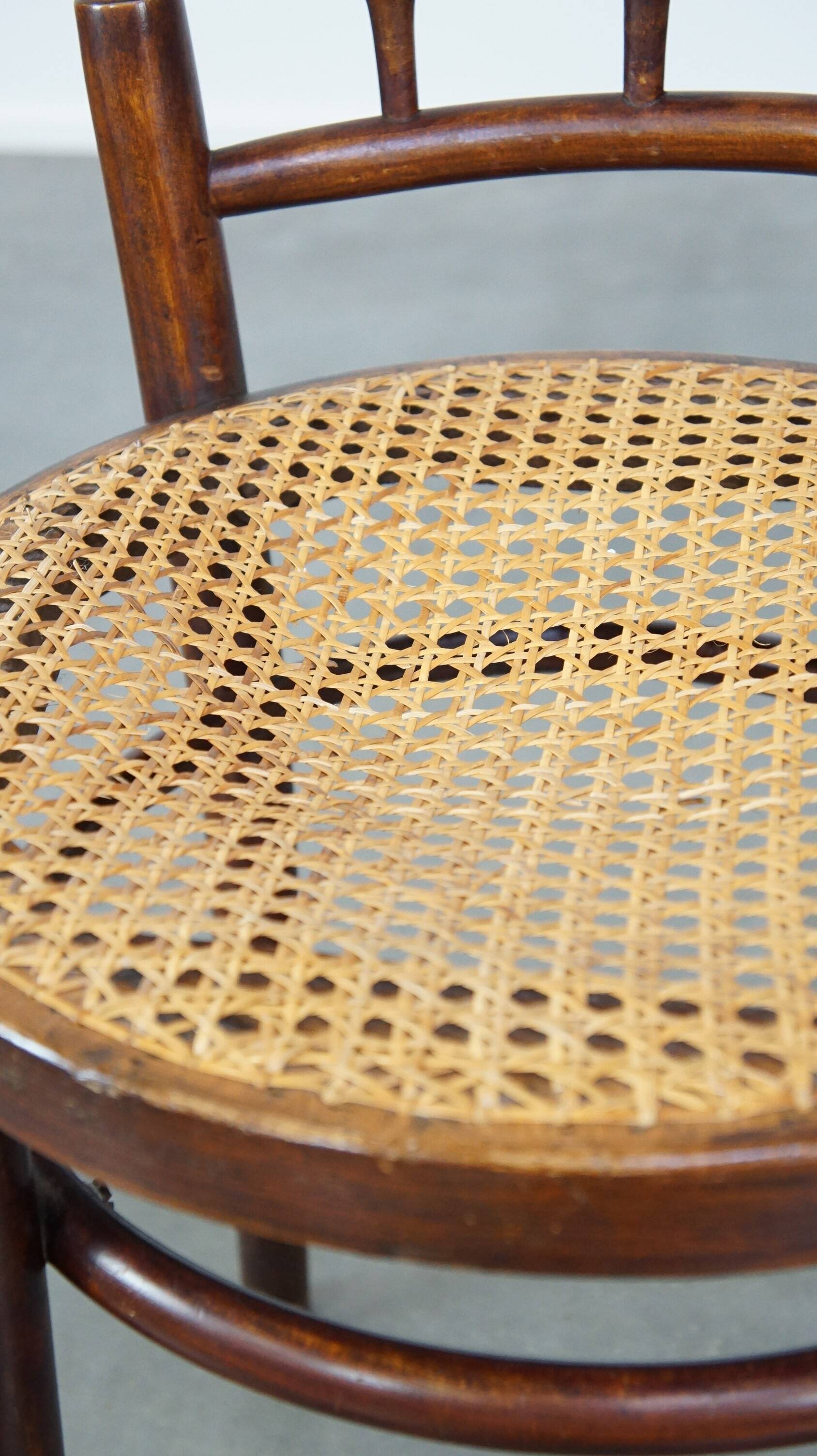 Charming, very elegant vintage Thonet design dining room/bistro chair