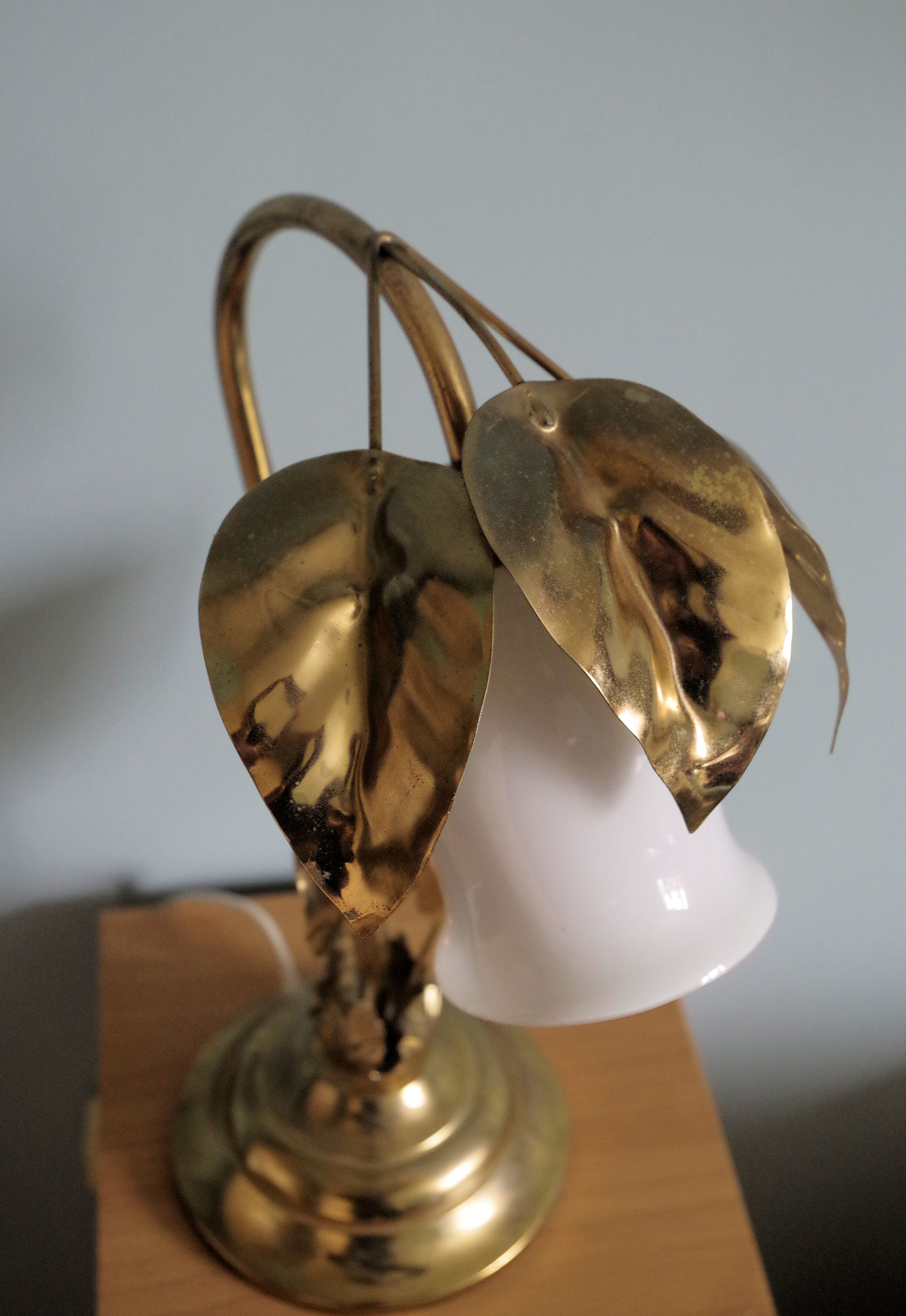 Brass flower lamp