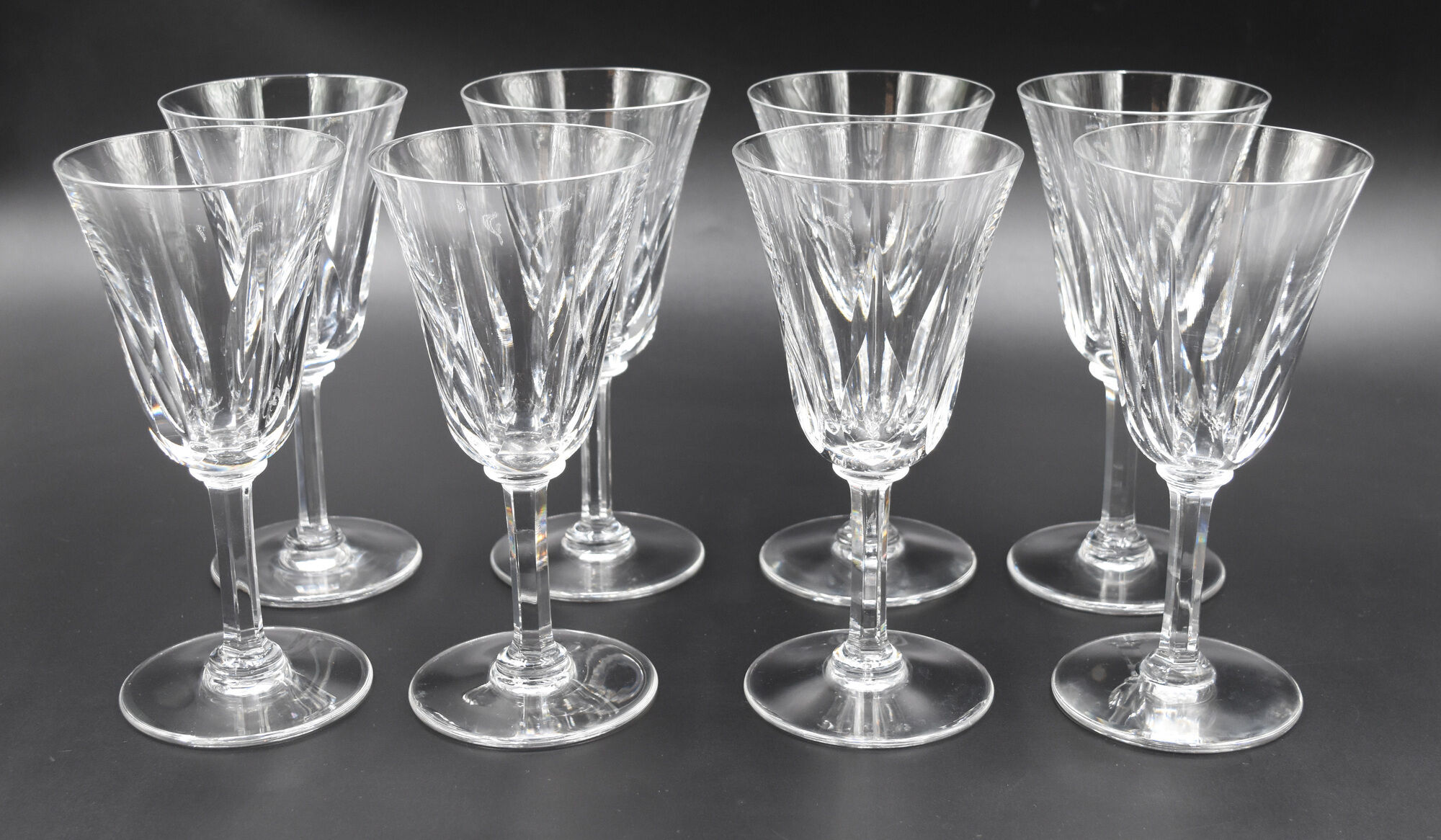 Series of 8 crystal water glasses from Saint Louis model Cerdanya H = 17.9 cm