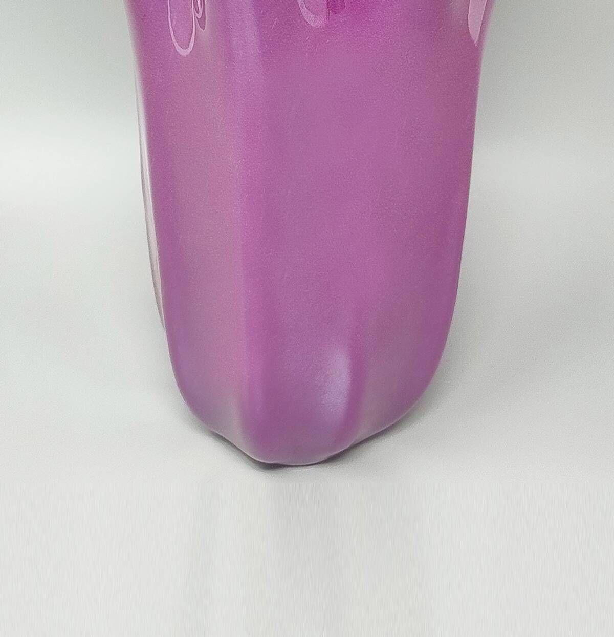 Vase en verre Murano Fazzoletto magenta-rose Michielotto des années 1970.