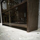 Vintage showcase library