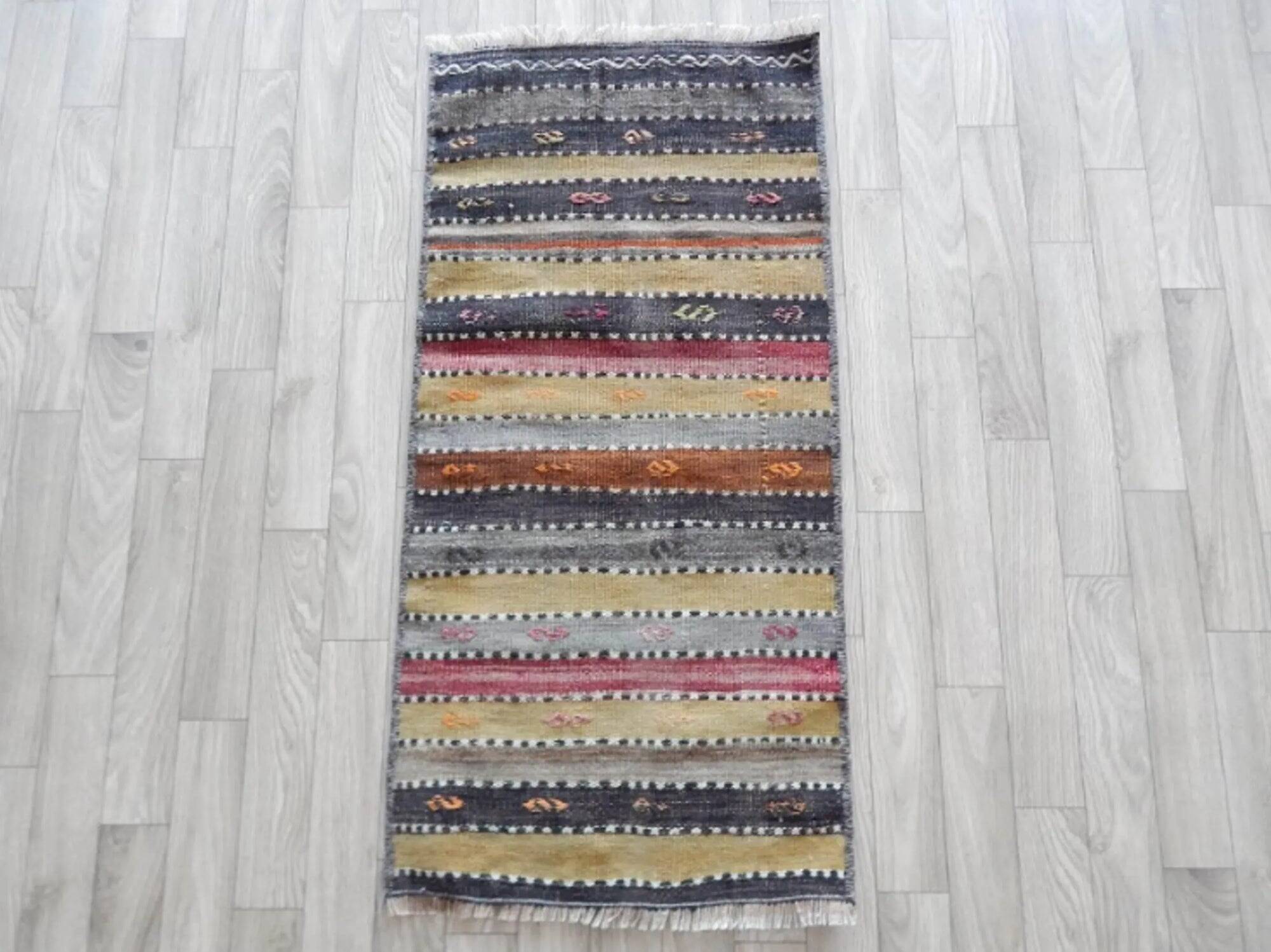 Vintage Turkish hallway rug 41x85 cm