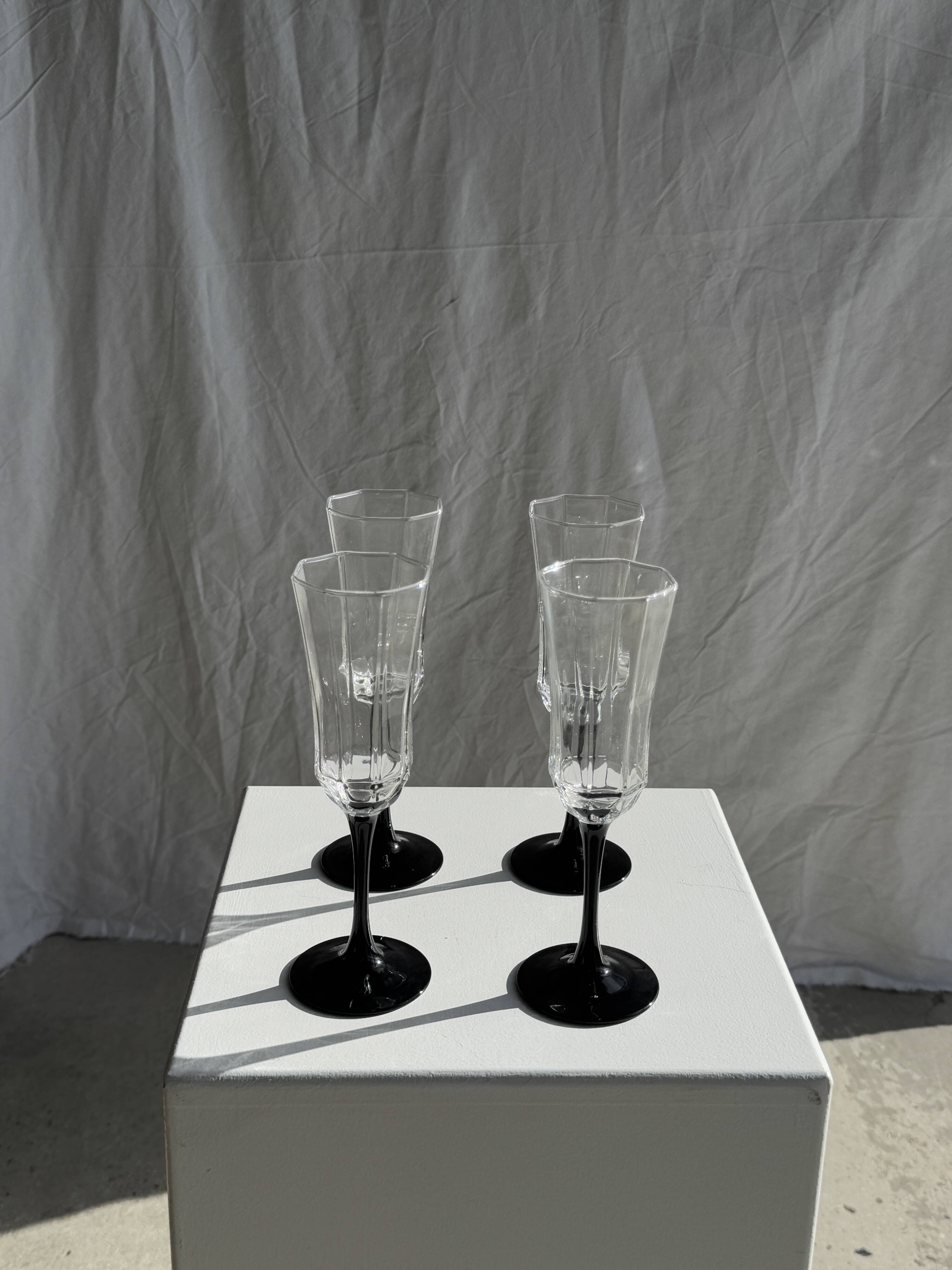 4 large Luminarc Octime vintage octagonal champagne flutes with black foot