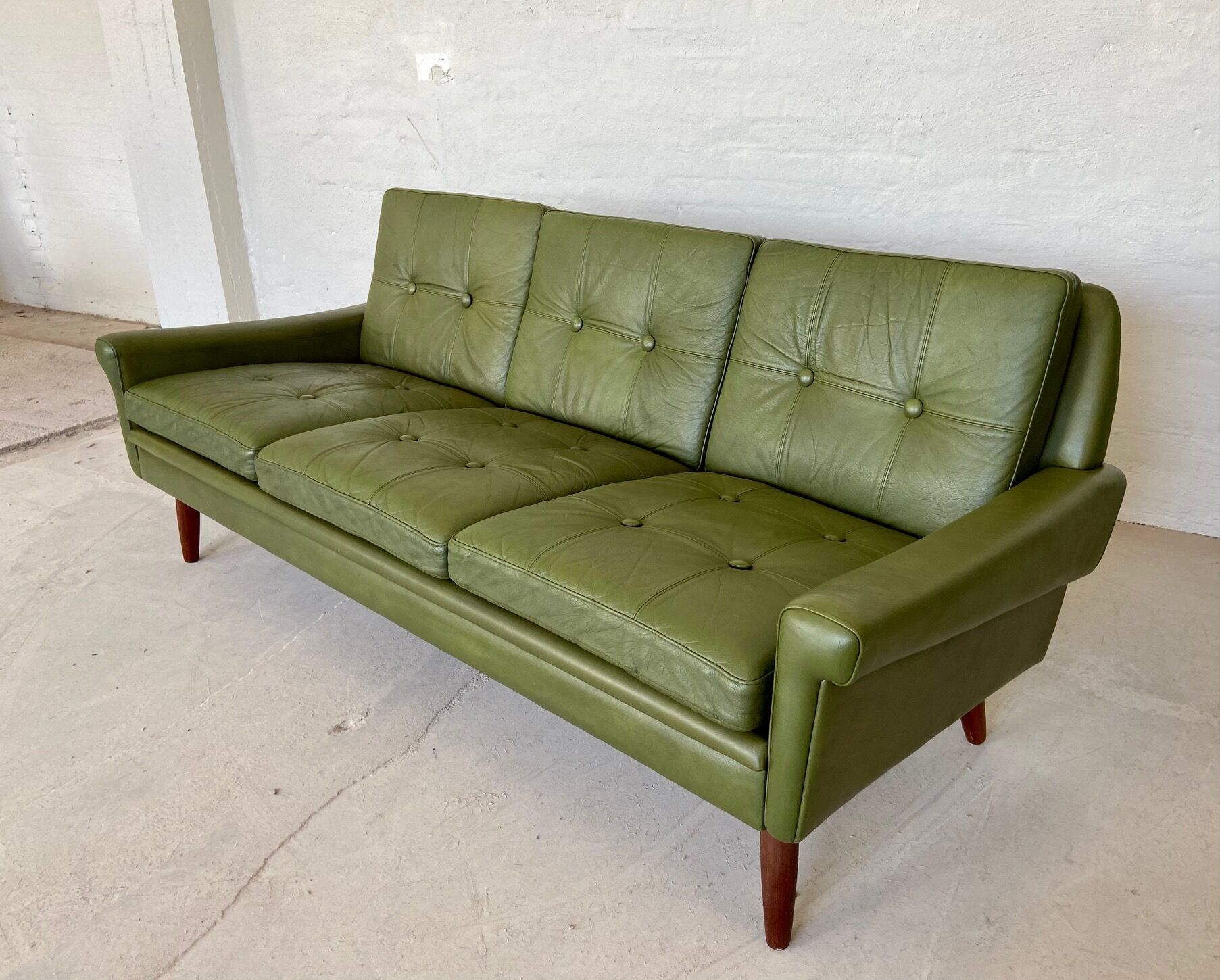 Vintage Danish mid-century Svend Skipper 3 person sofa in olive green leather 1965