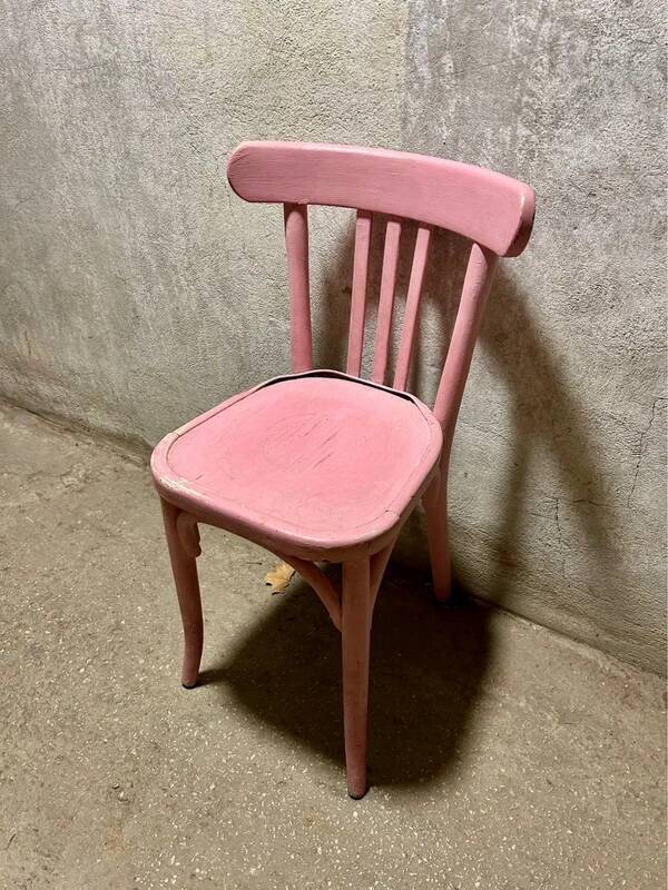 Chaise bistrot rose imparfaite