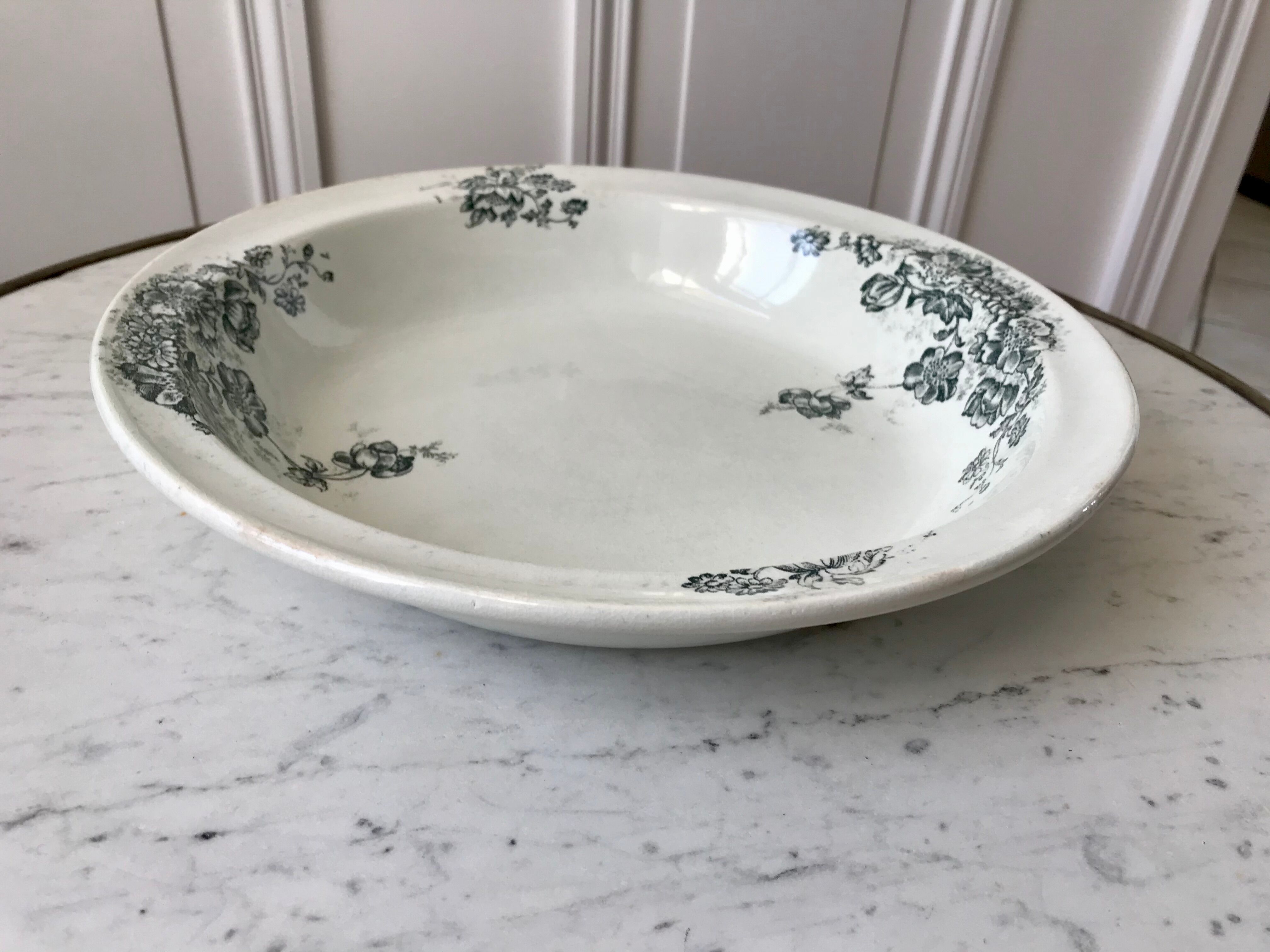 hollow dish in Iron Earth Bertrand Bordeaux model "Anémone" late nineteenth