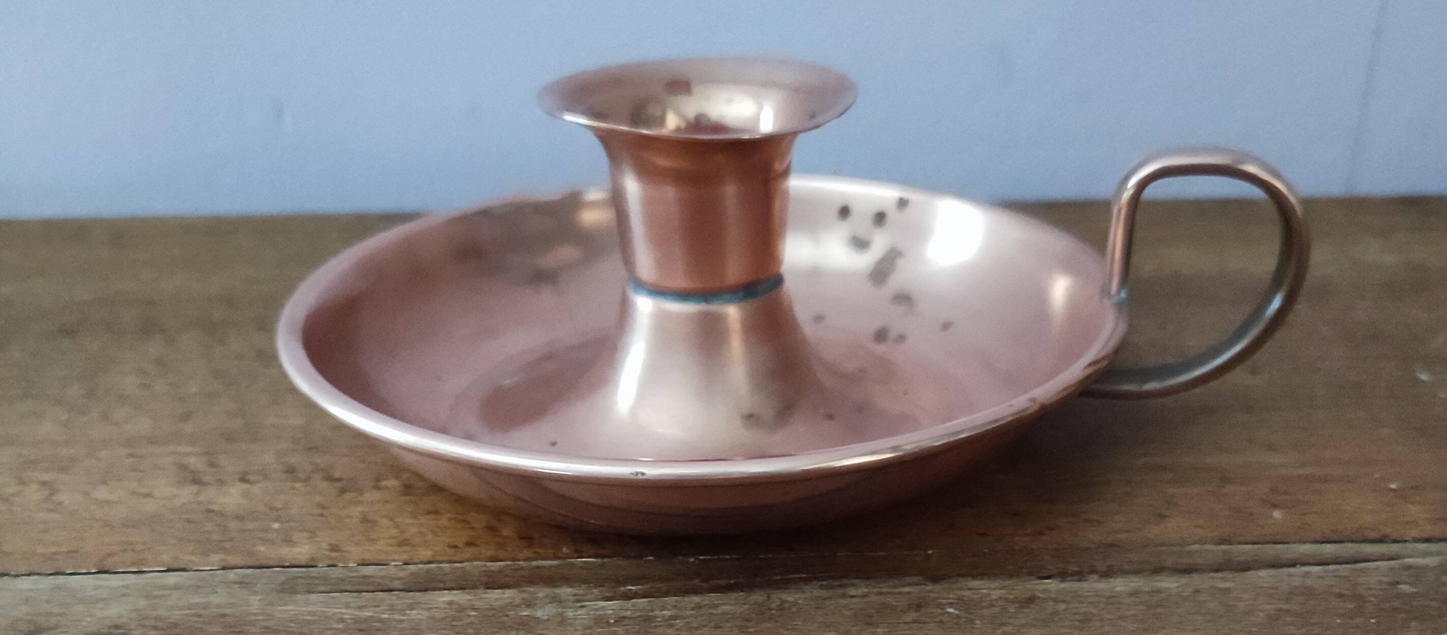 Cellar rat candle holder