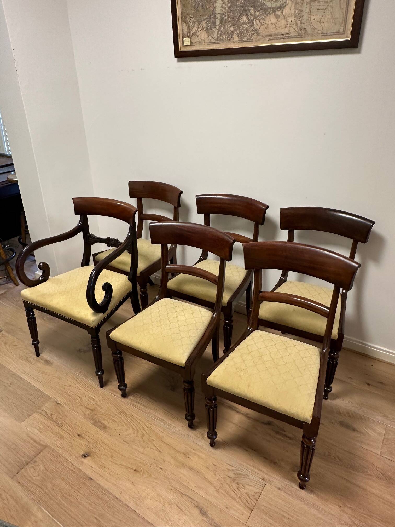 Set of 6 antique mahogany dining chairs