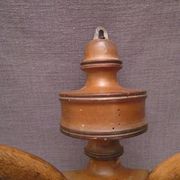 Old curved wooden wall mantle door has 3 THONET style patères