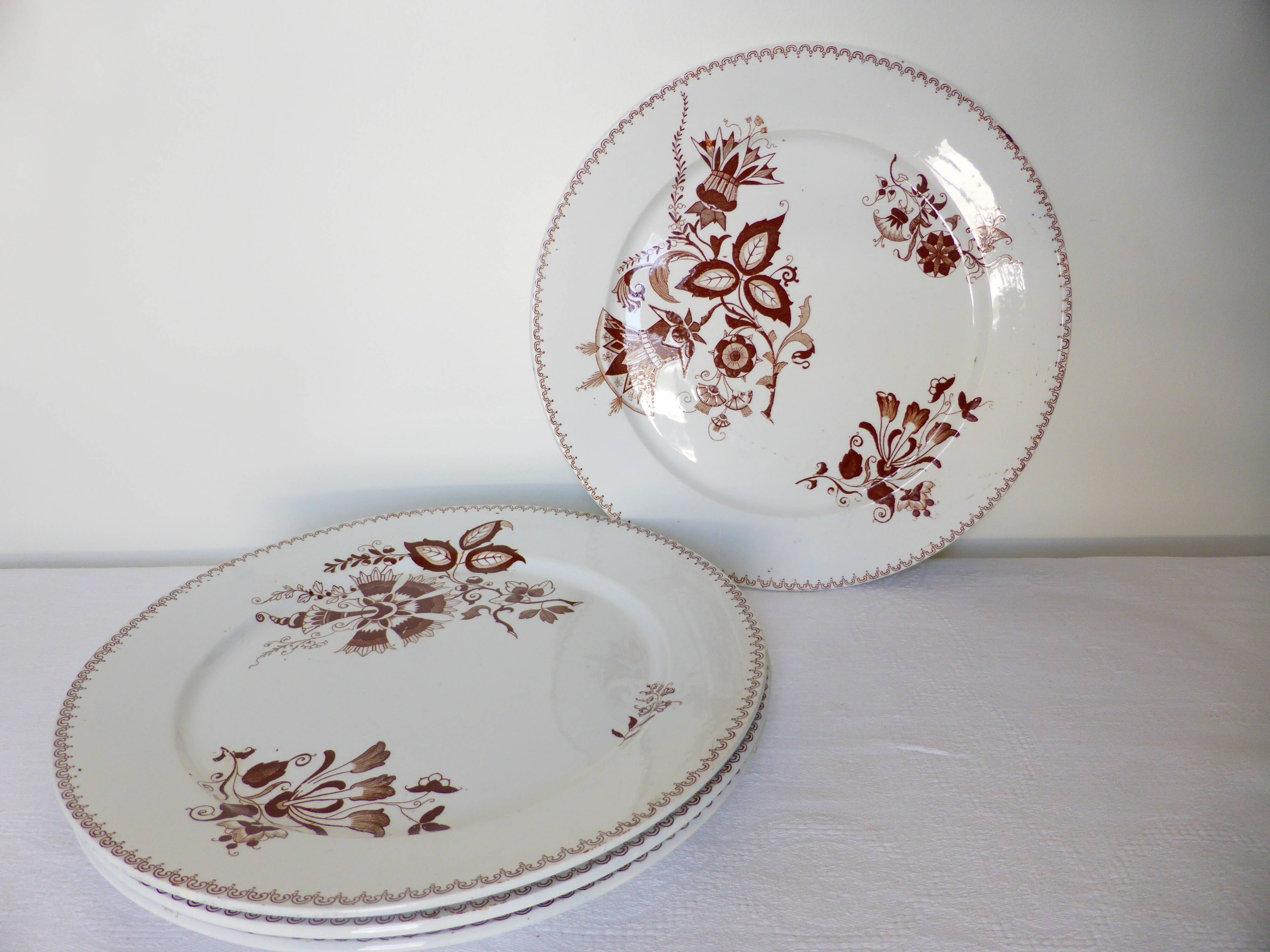 4 flat plates from Sarreguemines, Danish model 210401.
