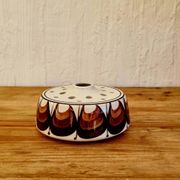 Vintage Jersey Pottery pique flowers in ceramic with a brown pattern from the 1970s.