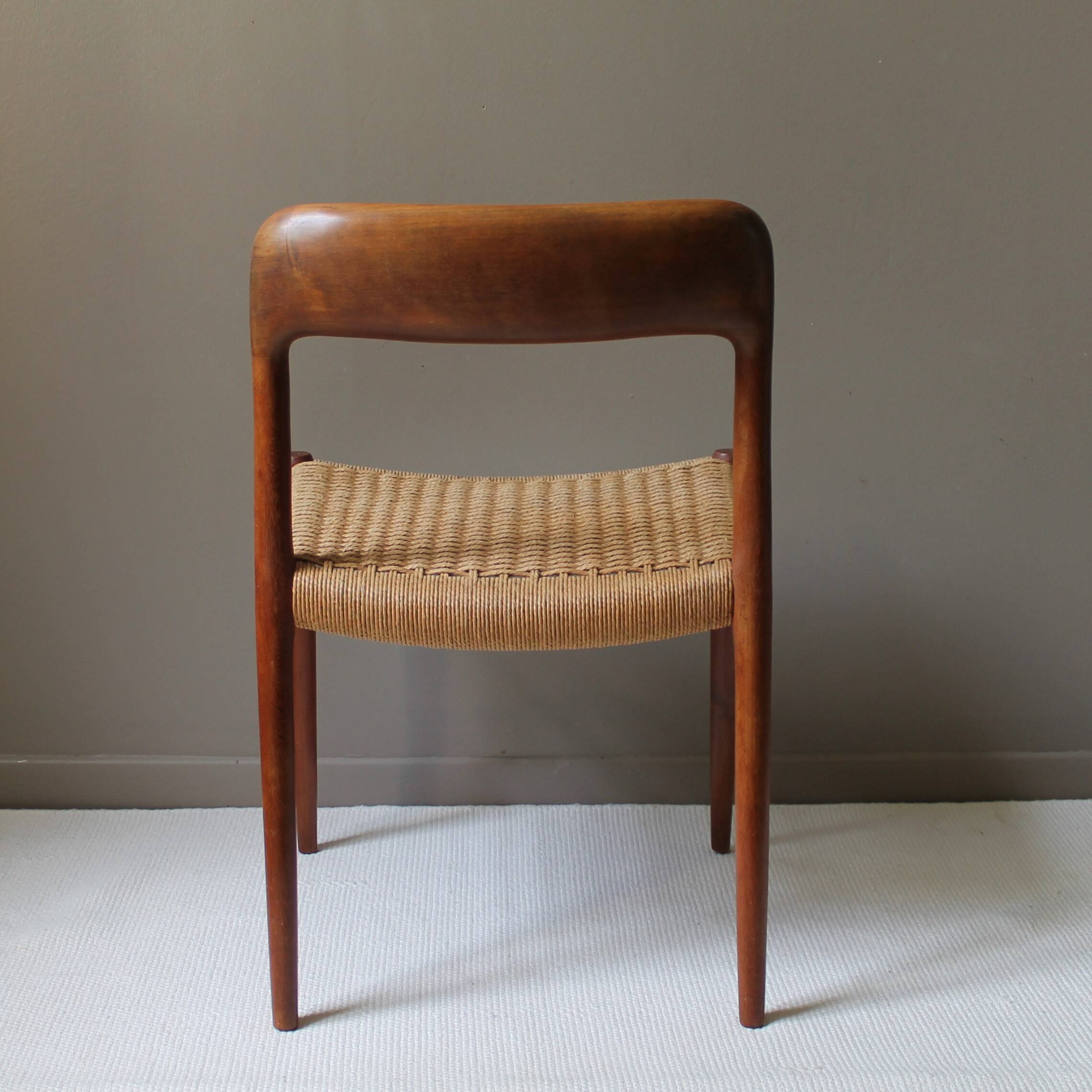 Scandinavian chair model 75 design 'Møller'