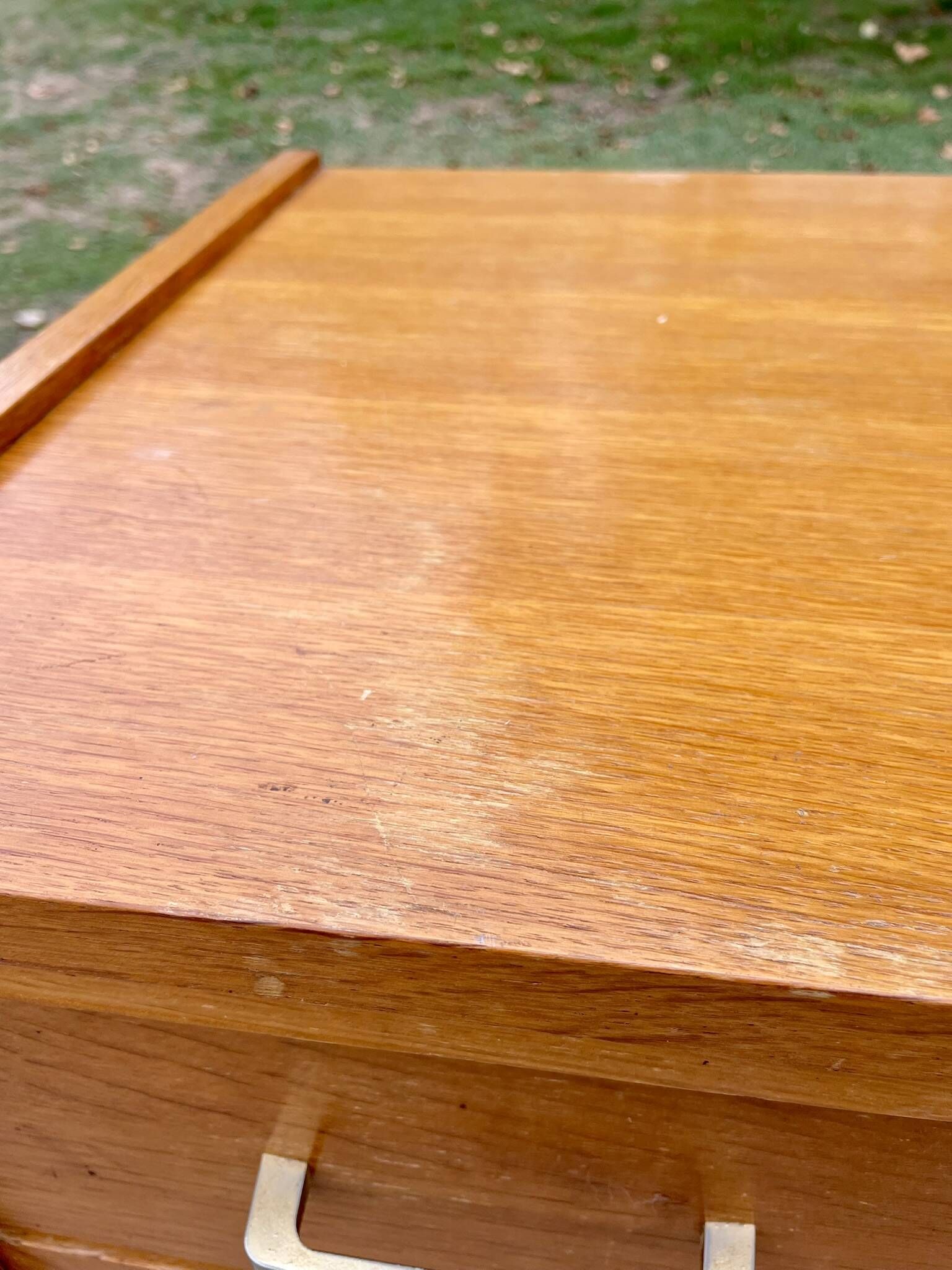 Vintage Mid-Century Scandinavian chest of drawers with tapered legs, 4 drawers, Oak, 1950s.