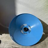 Suspension en métal brillant bleu