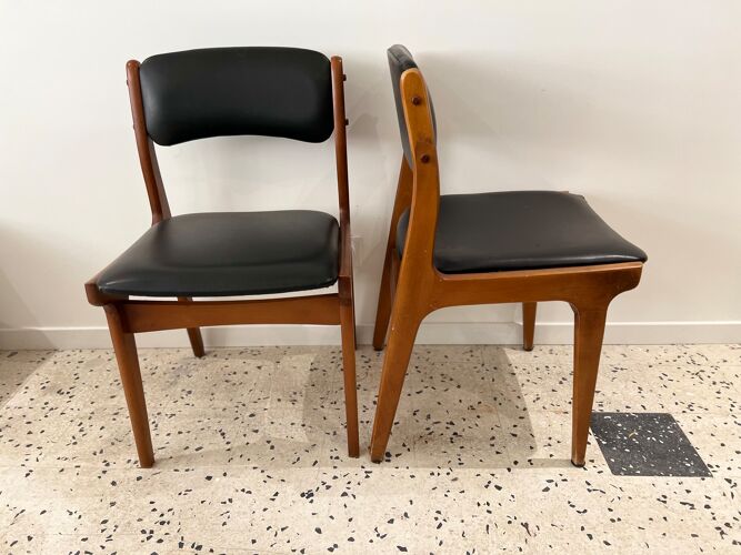 Chaise vintage scandinave en bois et simili cuir noir