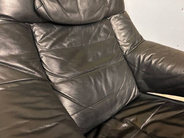 Fauteuil pivotant Skalma avec repose-pieds design danois