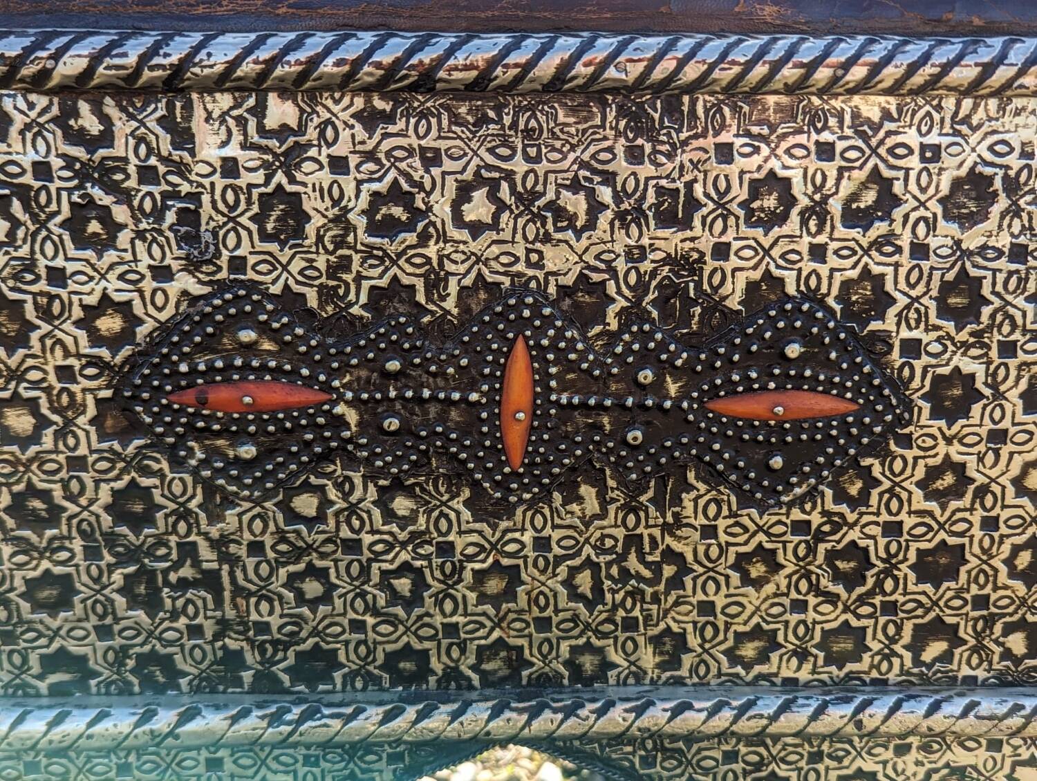 2 oriental stools/poufs in wood/metal/leather