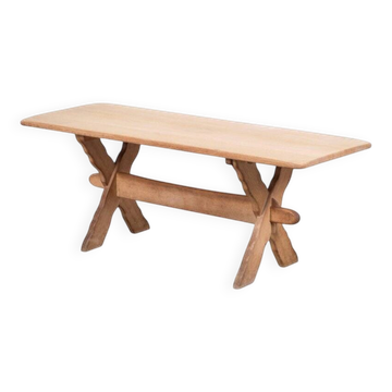 Table basse en chêne par Henning Kjærnulf, Danemark, années 1960.