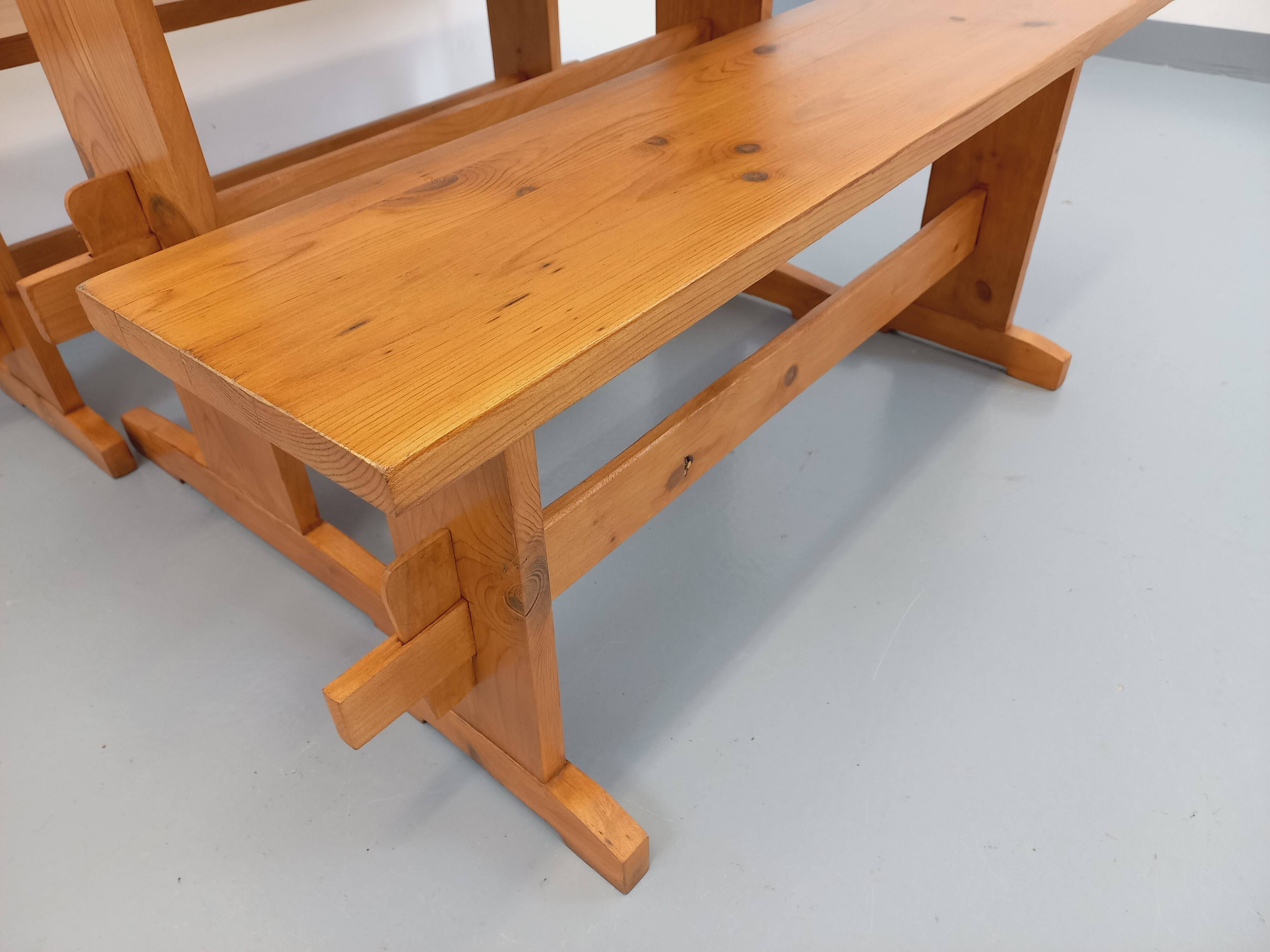 Suite of a table and 2 vintage fir benches from the 60s