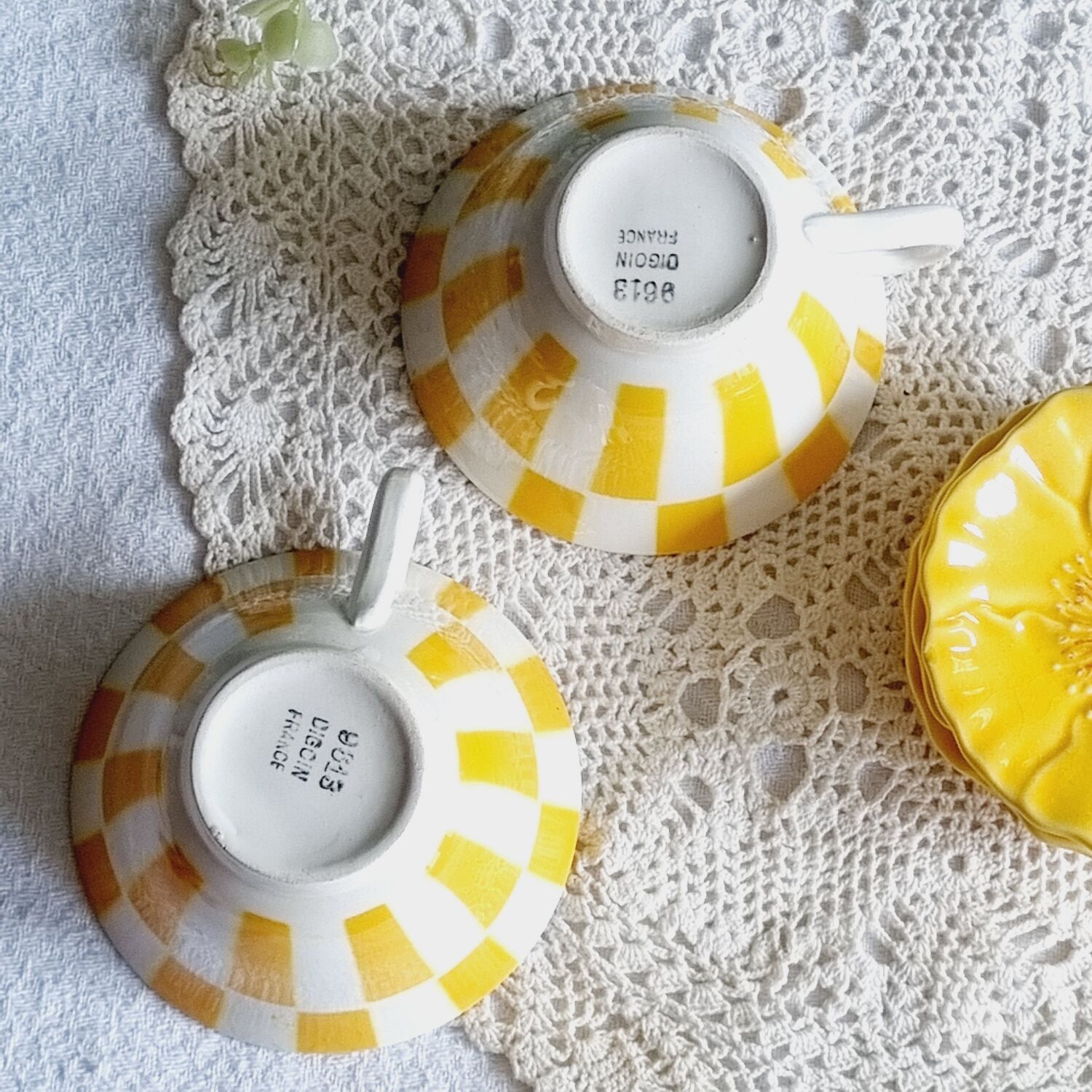 2 cups Digoin Prehat