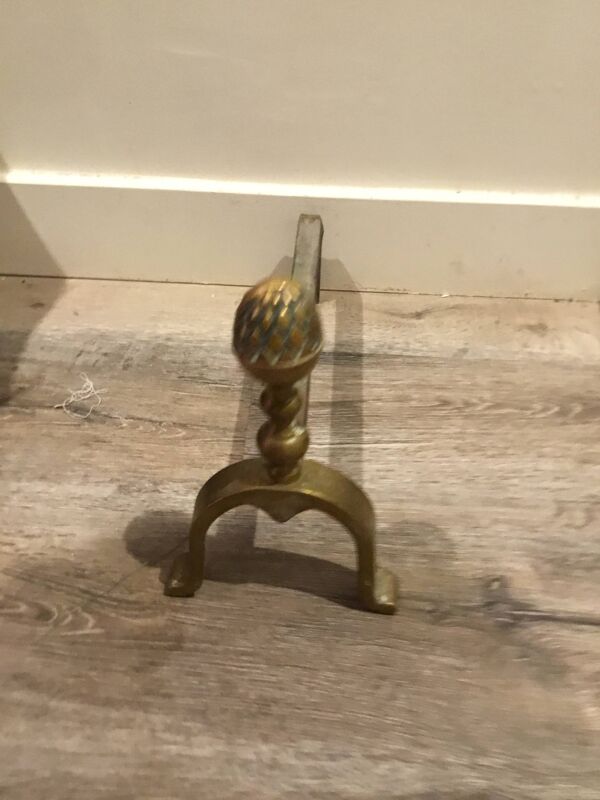 Chenets de cheminée néoclassique pomme de pin bronze
