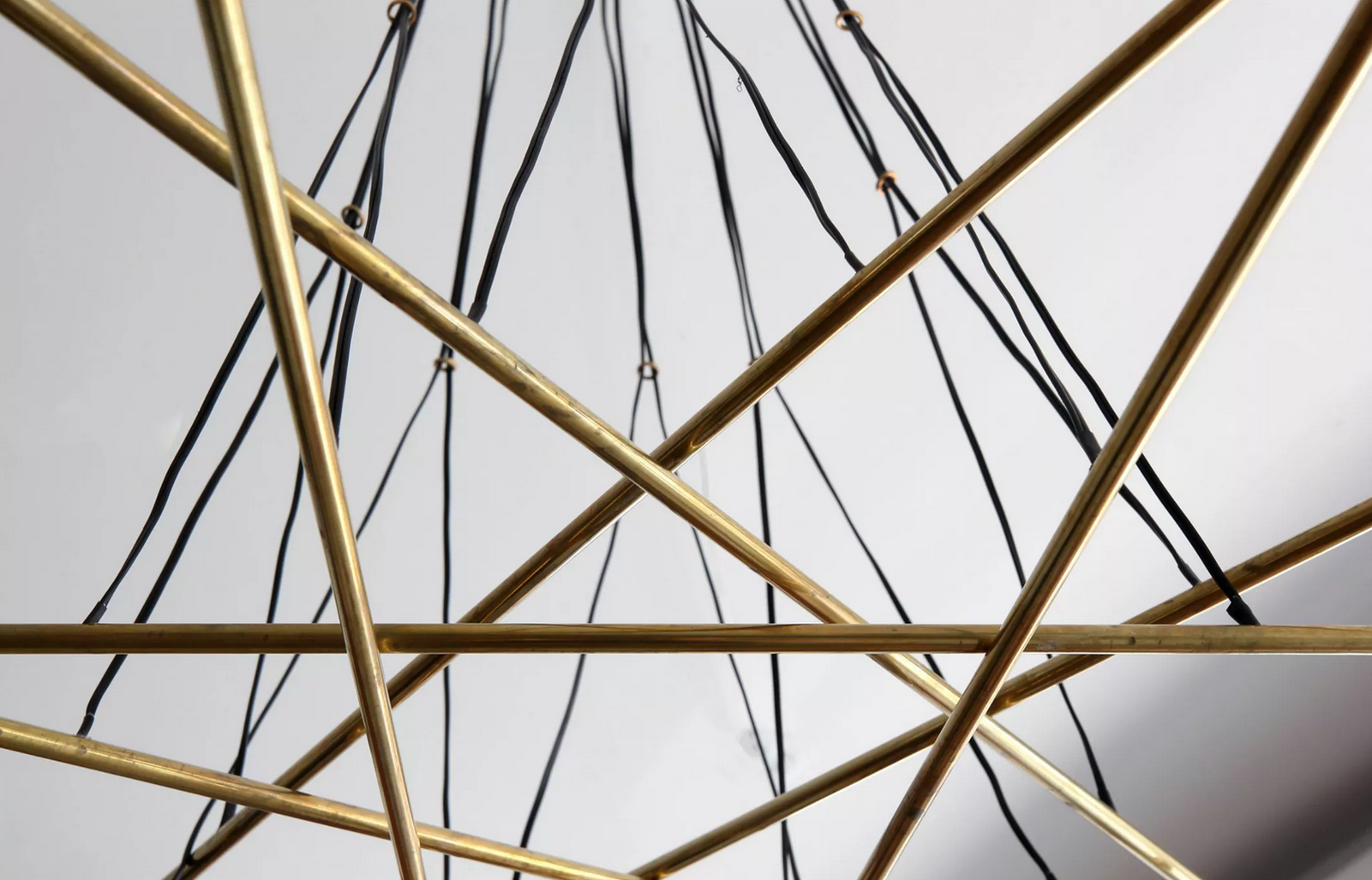 Chandelier intrigo sputnik white