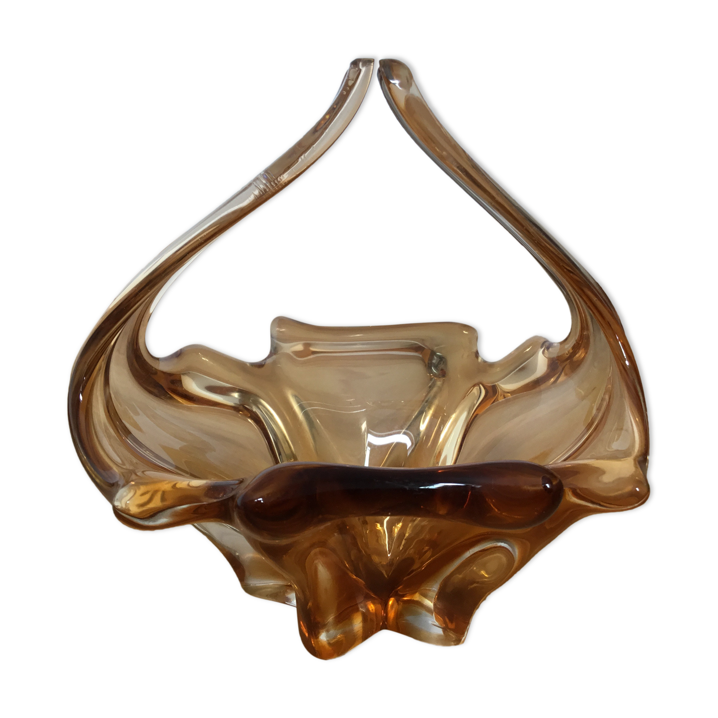 Light brown glass cut