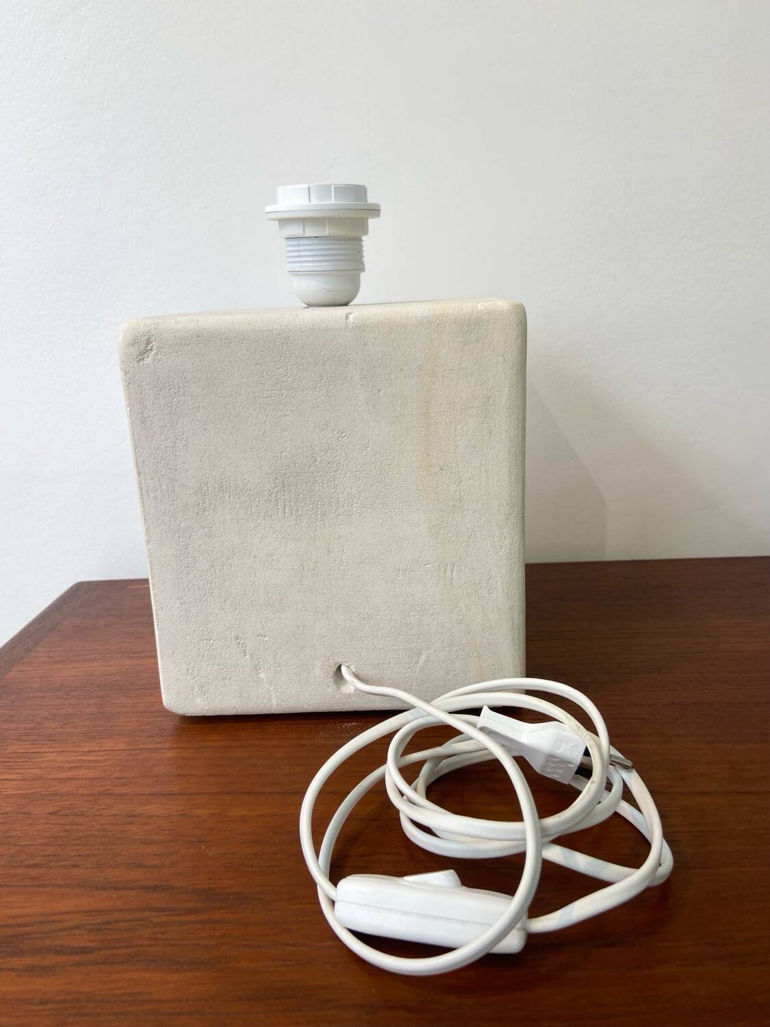 White stone lamp base