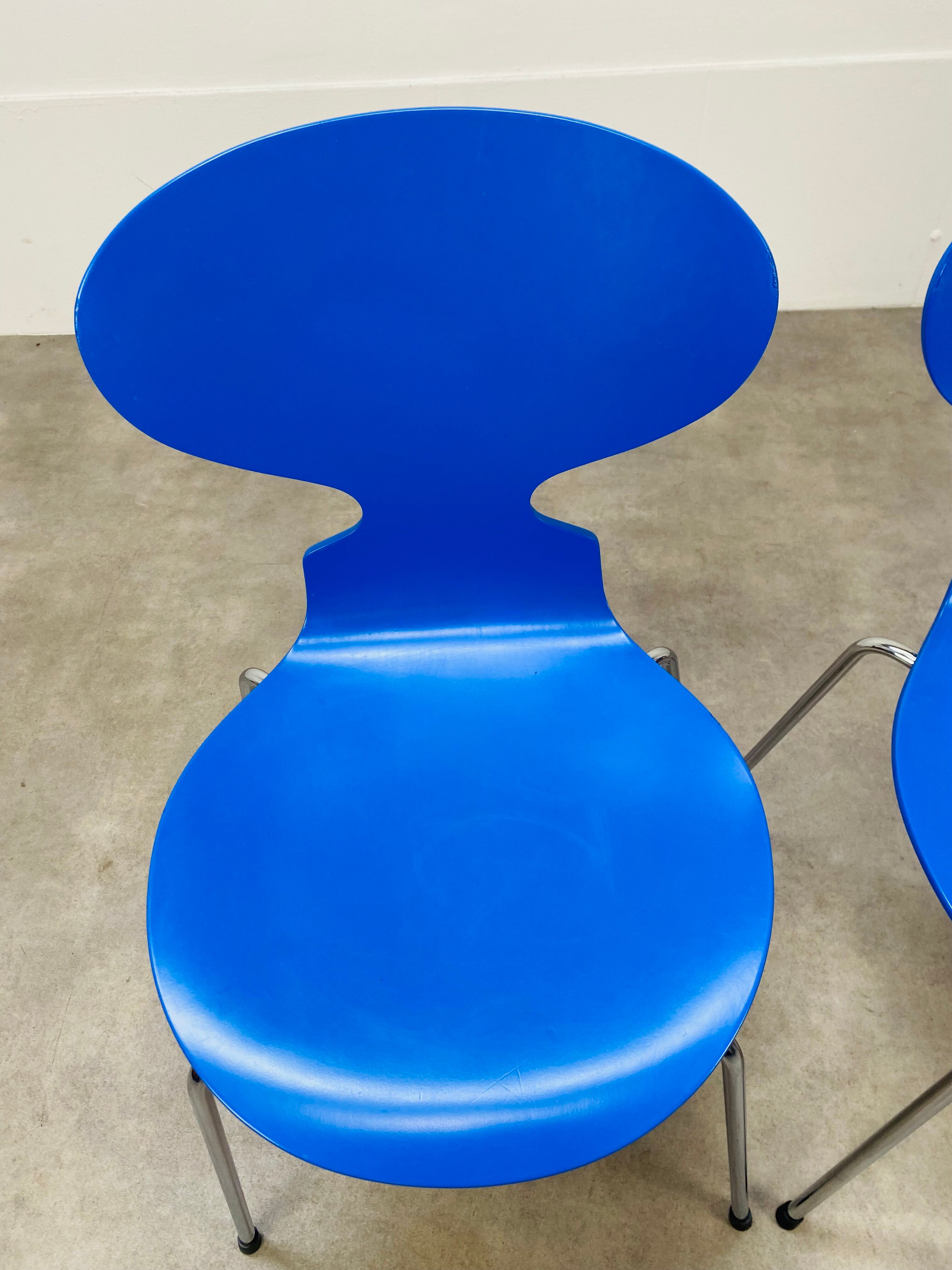 2 ant chairs model Ant 3100 by Arne Jacobsen for Fritz Hansen