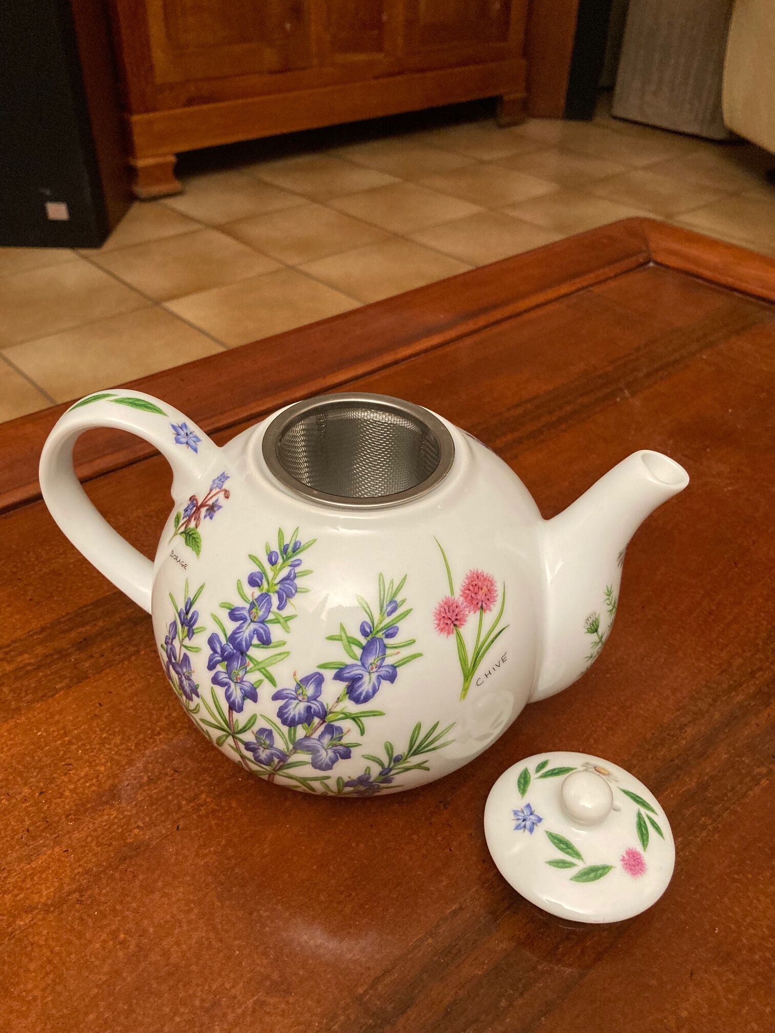 Théière au décor fleuri, 1000ml, passoire intégrée