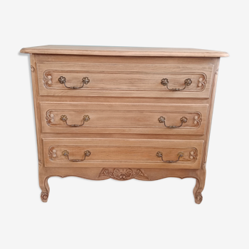 Oak chest of drawers