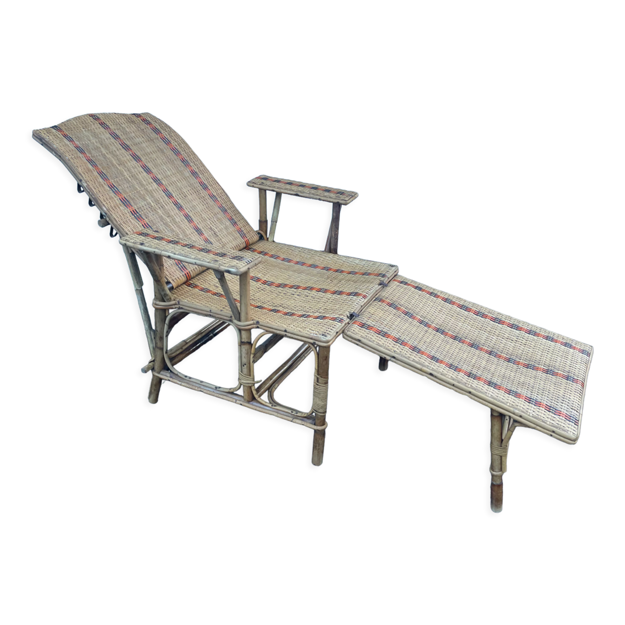 Rattan lounge chair