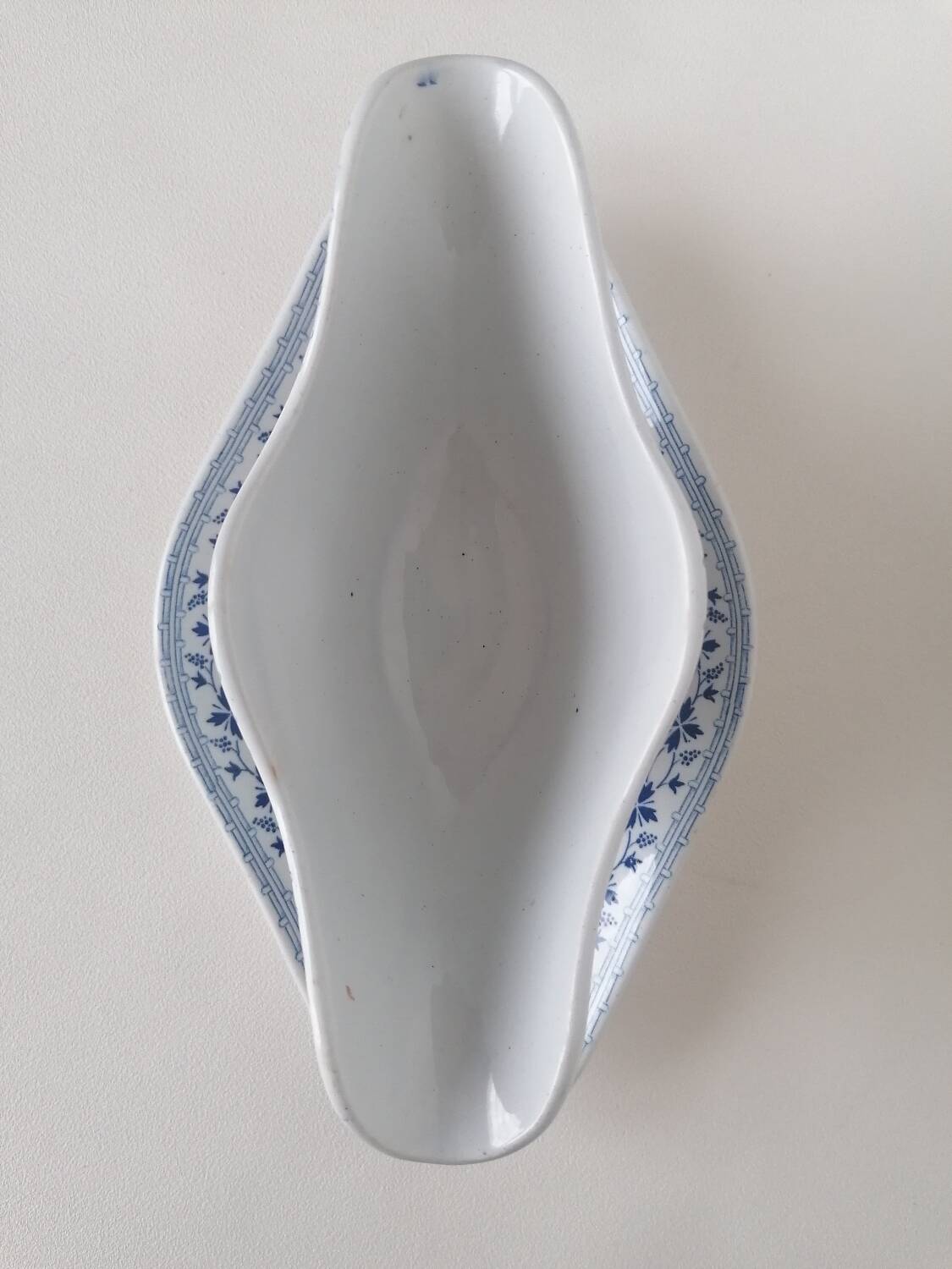 Cornflower iron gravy boat Saint Amand