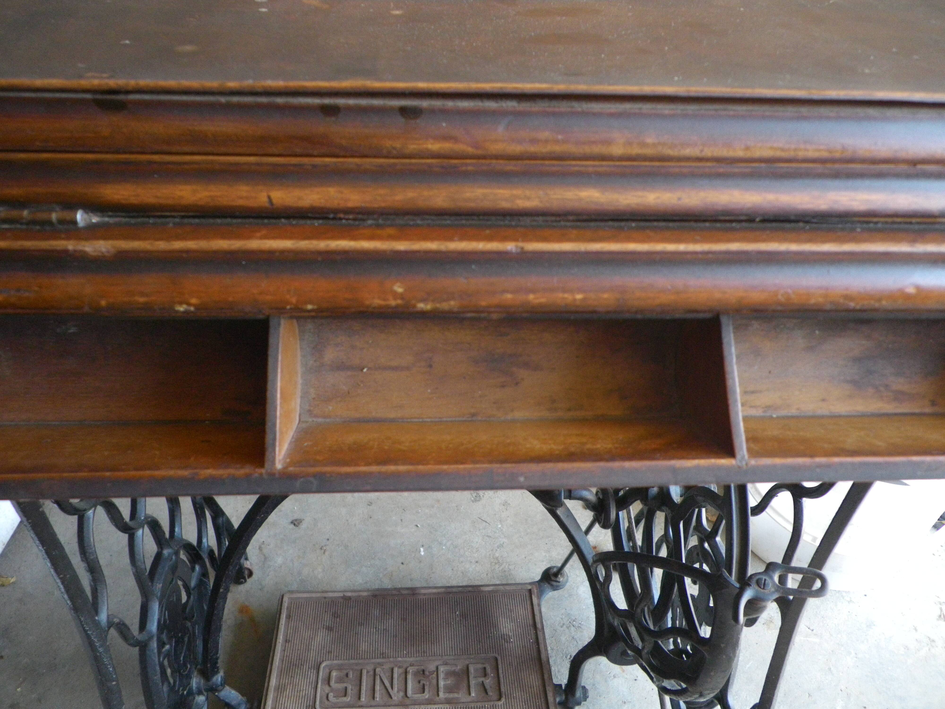 Singer sewing machine, 1928